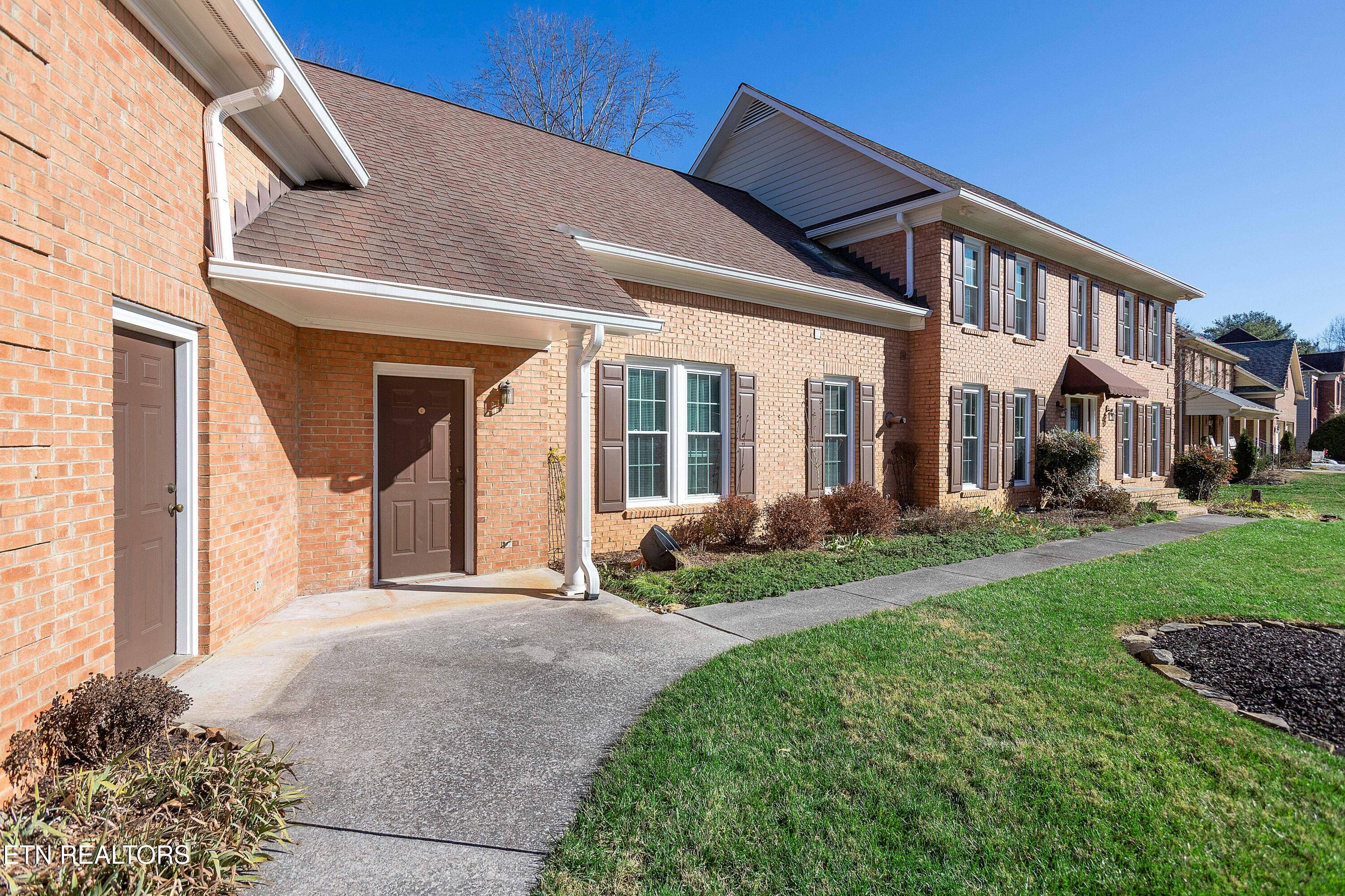 1204 Ashgrove Place Knoxville TN 37919