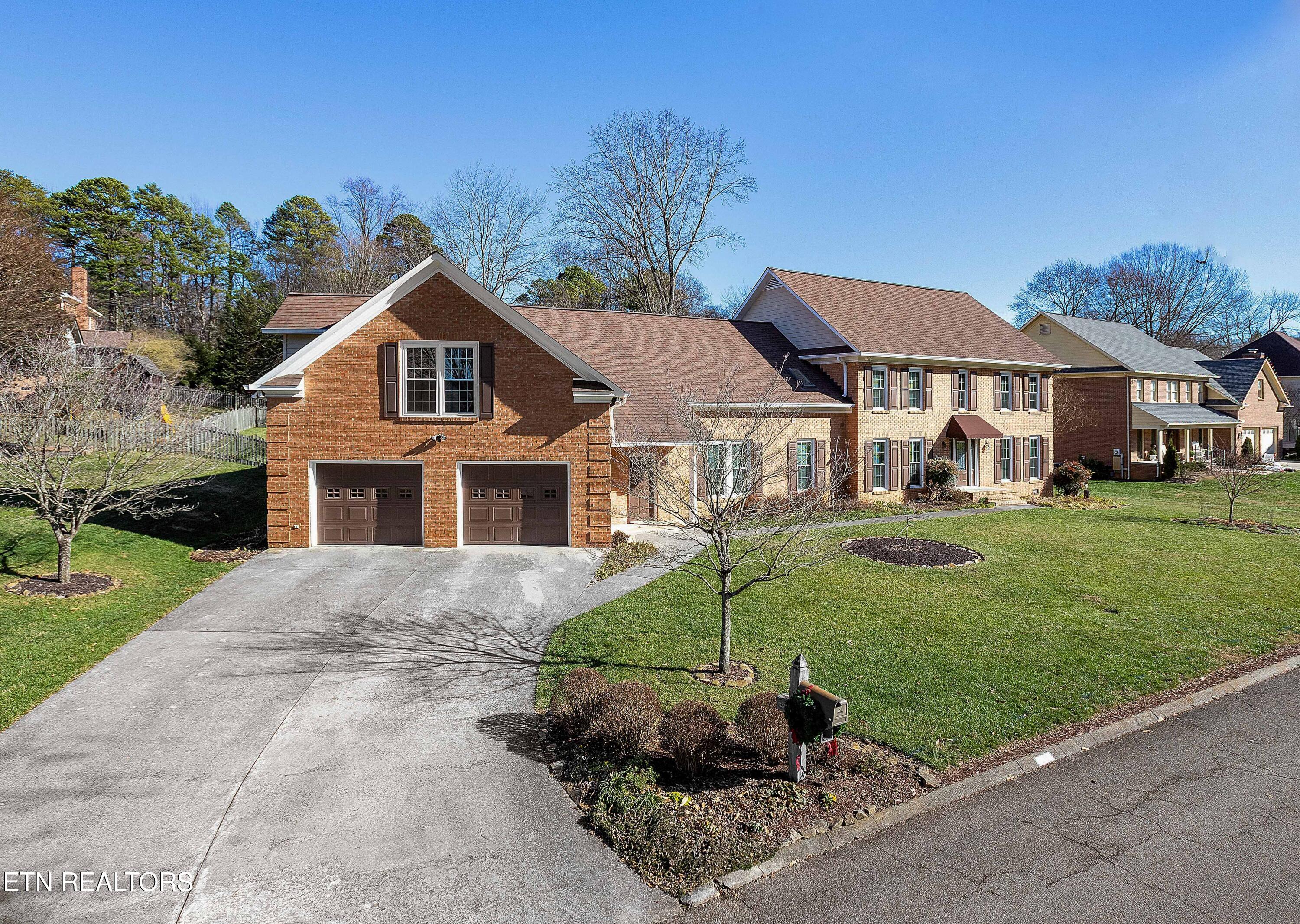 1204 Ashgrove Place Knoxville TN 37919