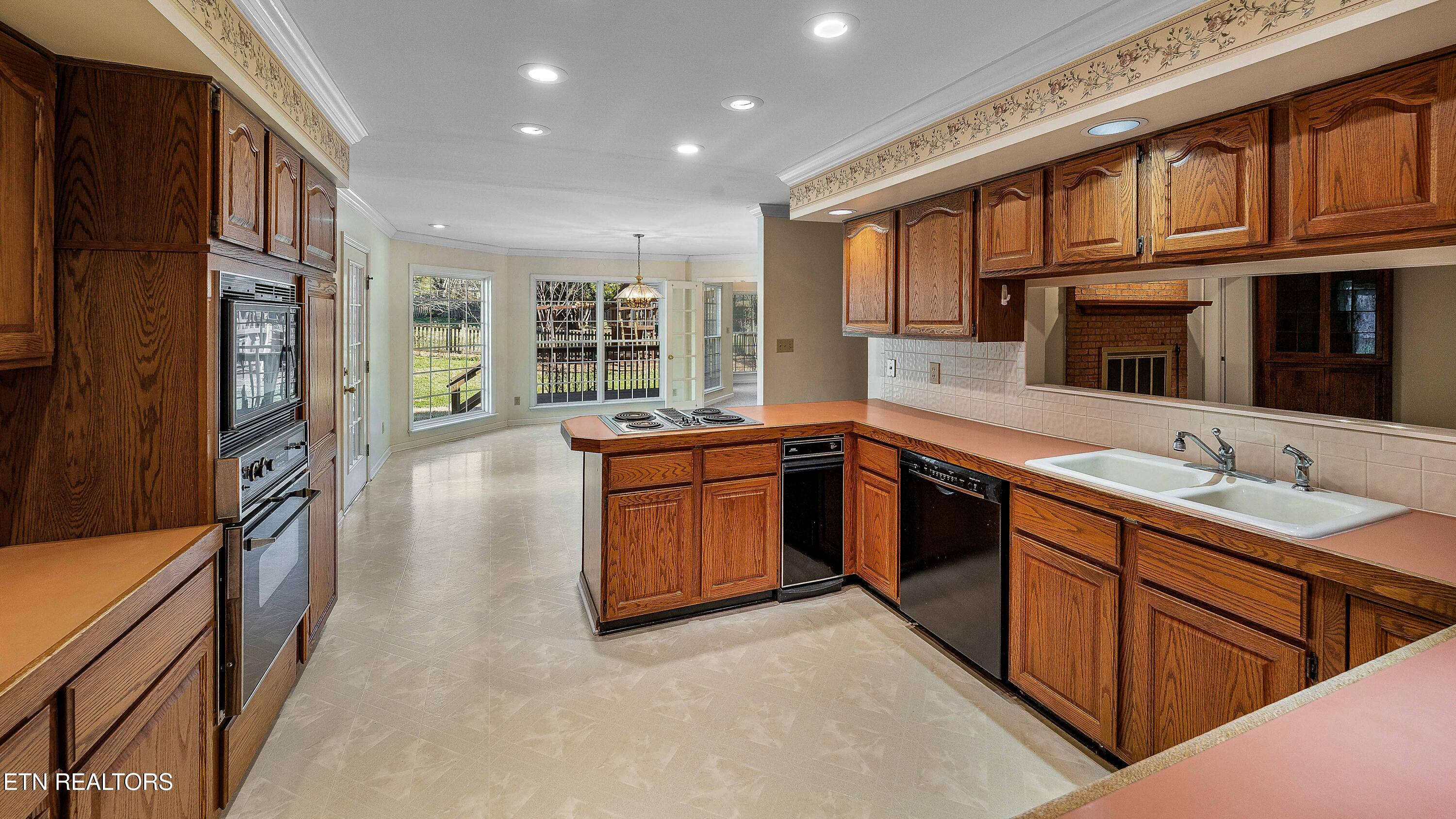 1204 Ashgrove Place Knoxville TN 37919