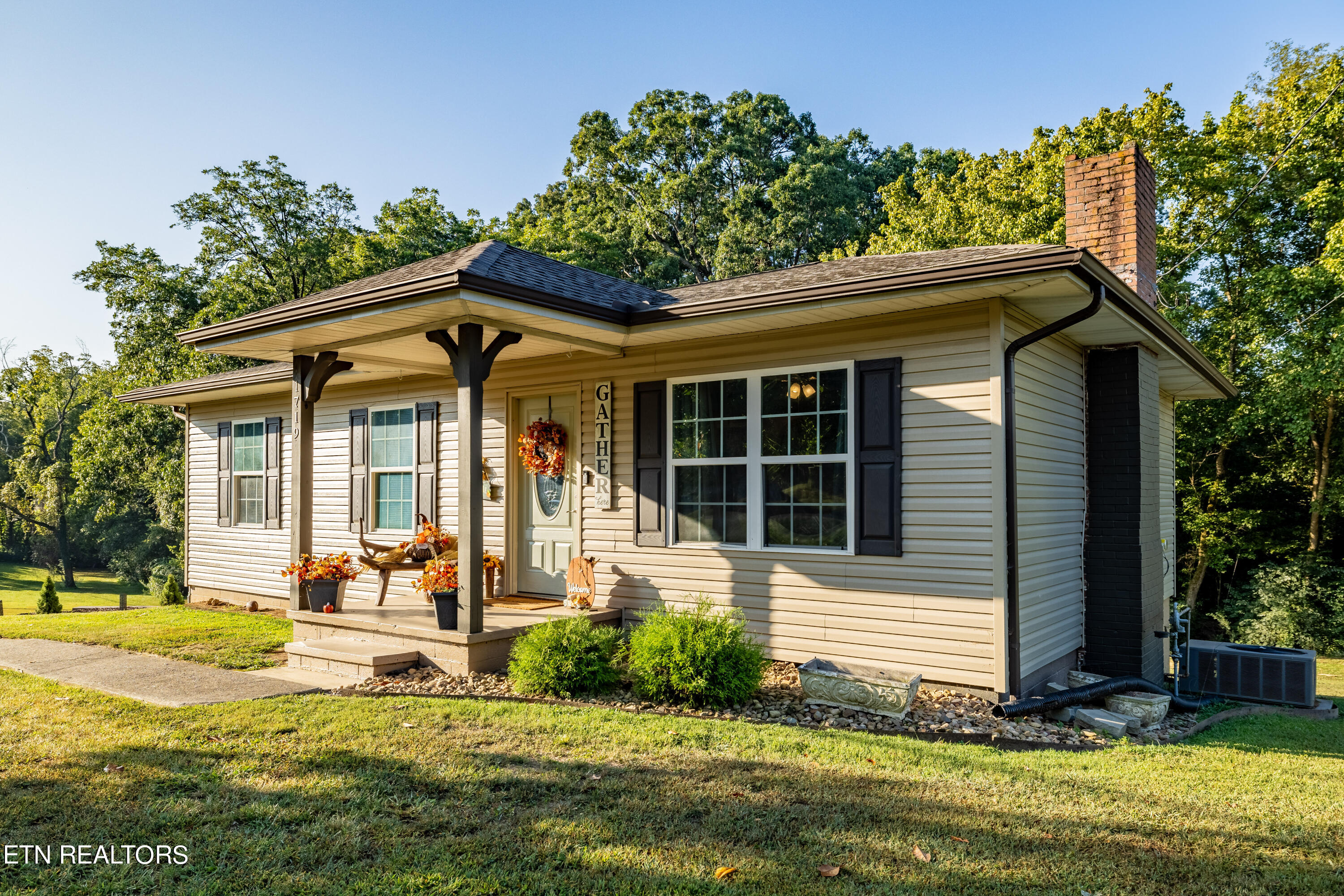 1719 Middlesettlements Road Maryville TN 37801