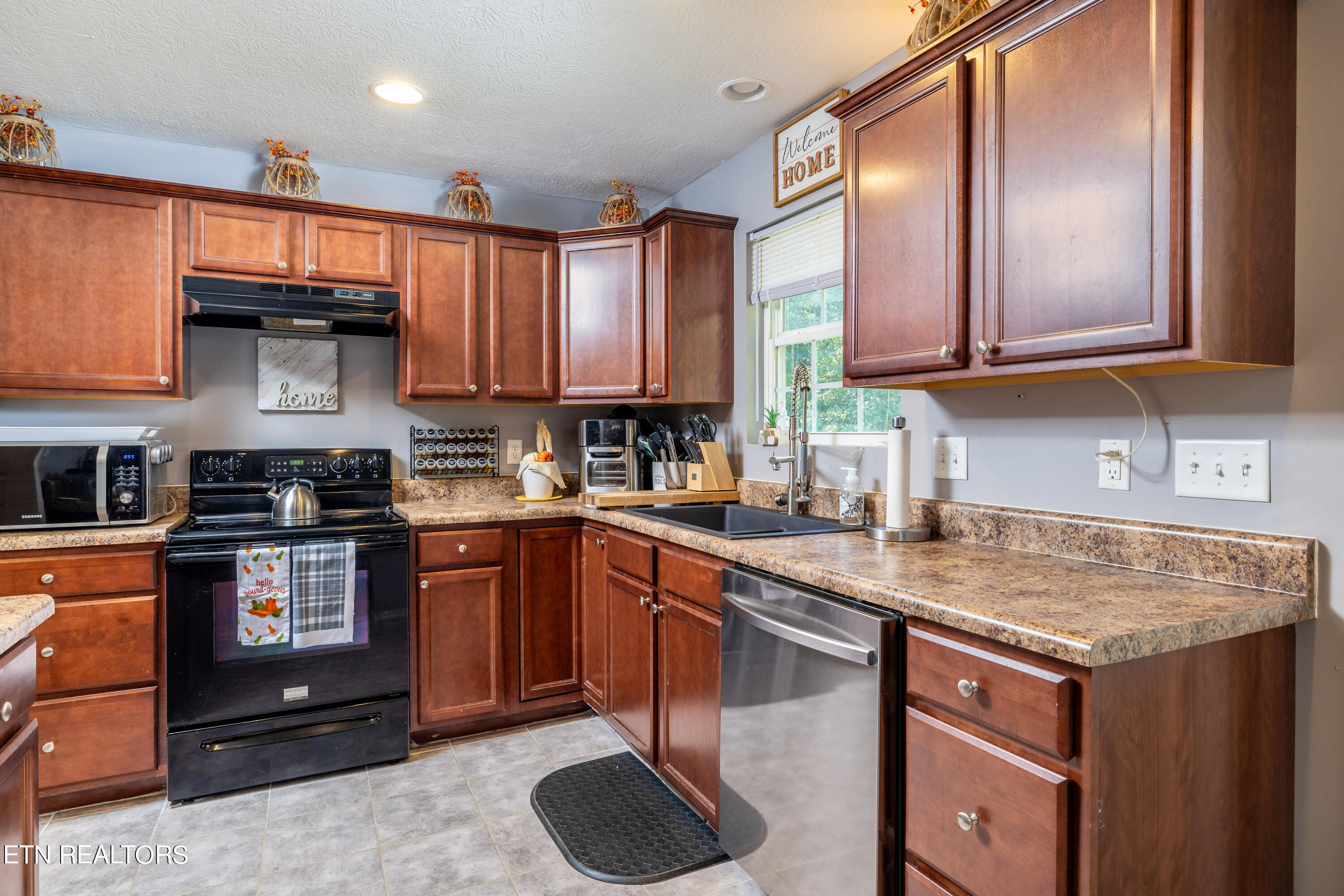 1719 Middlesettlements Road Maryville TN 37801