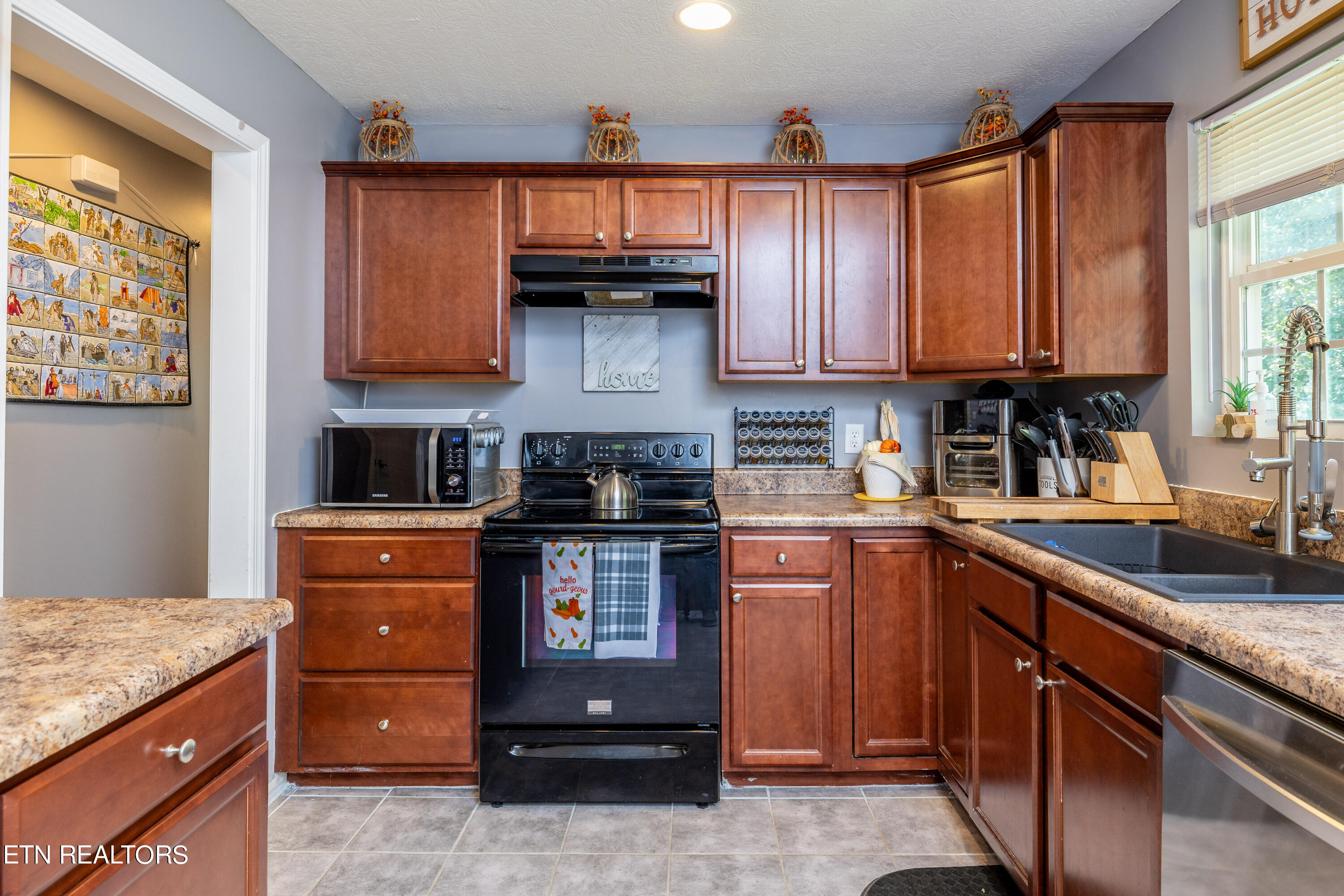 1719 Middlesettlements Road Maryville TN 37801