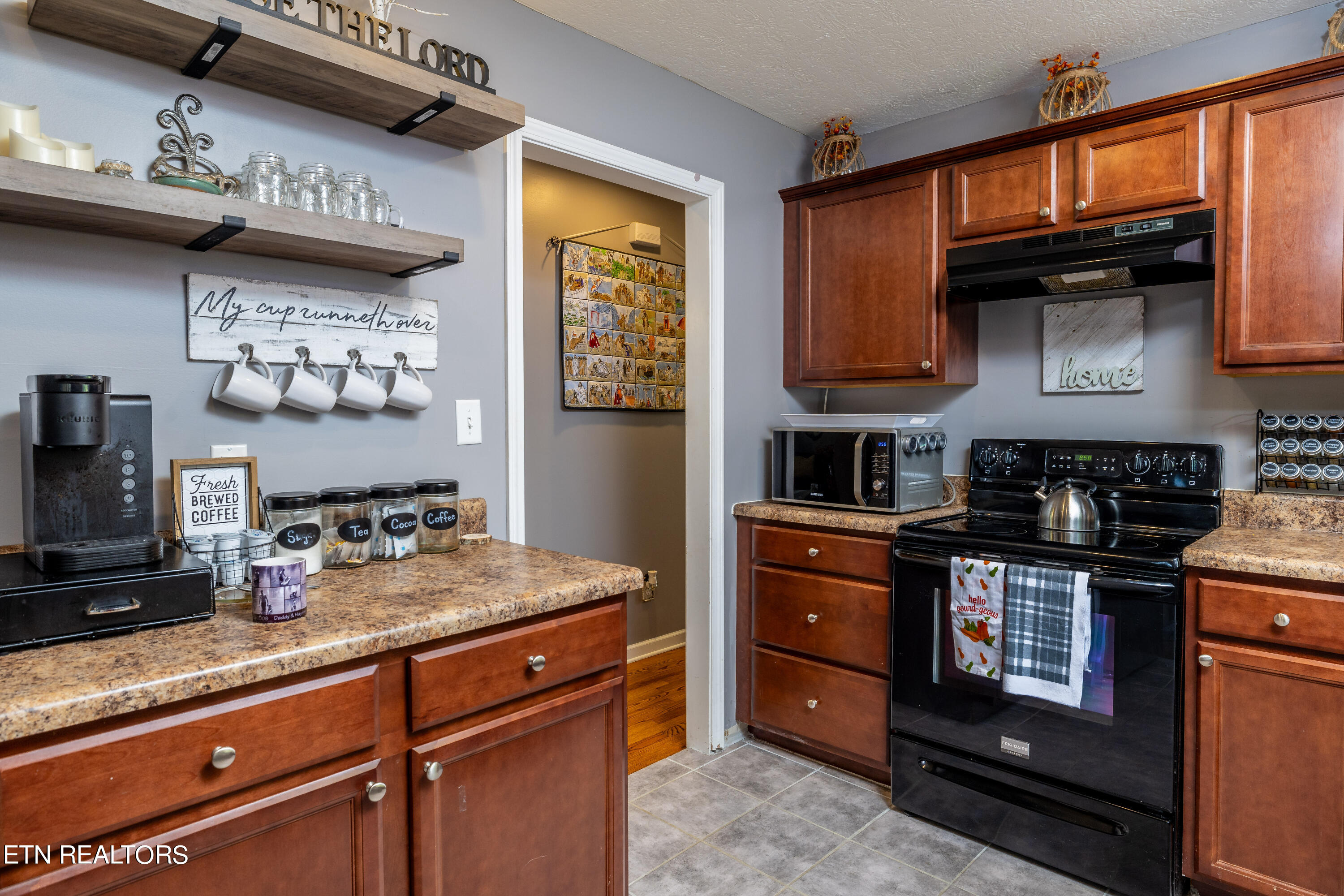 1719 Middlesettlements Road Maryville TN 37801