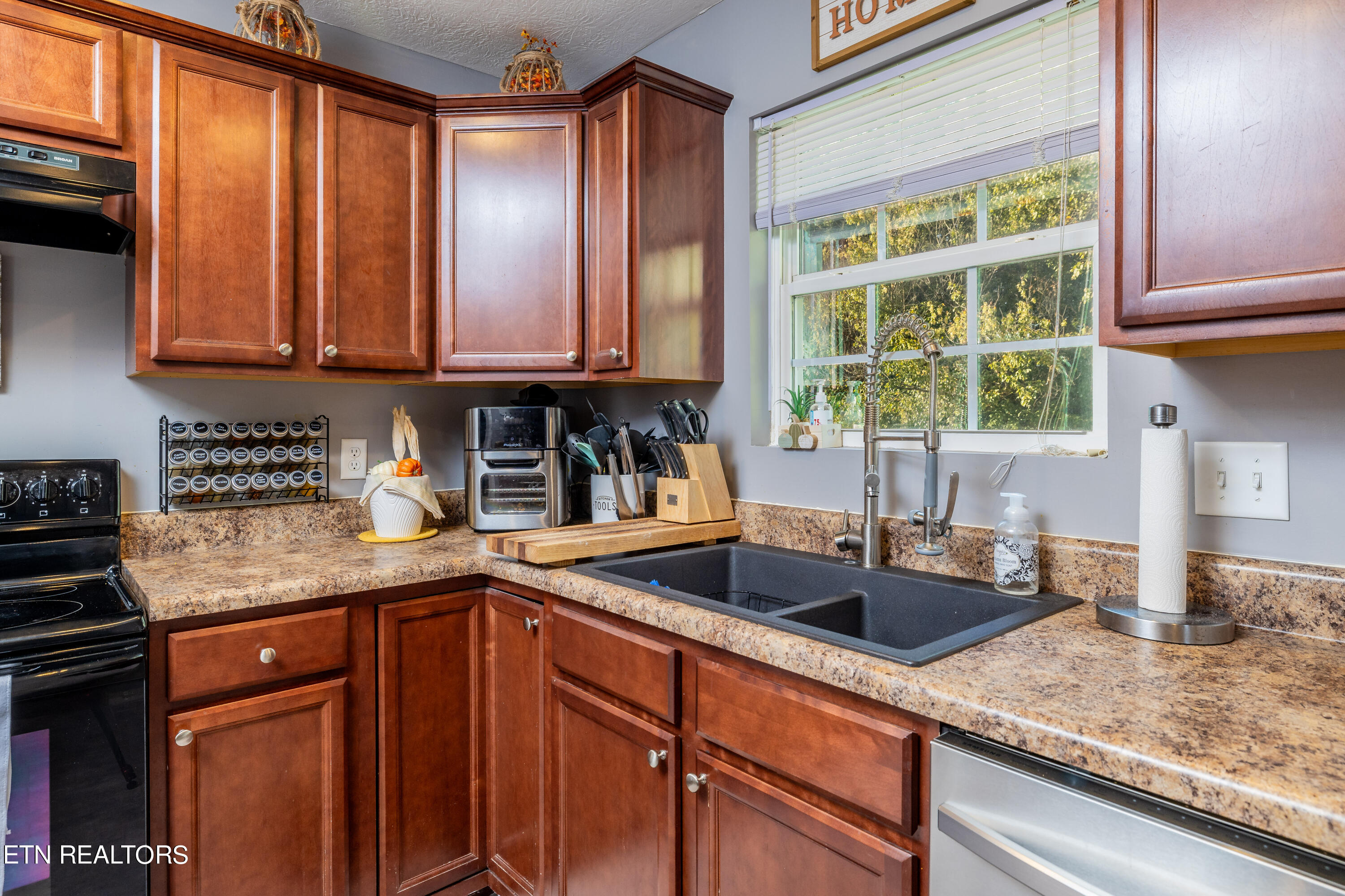 1719 Middlesettlements Road Maryville TN 37801