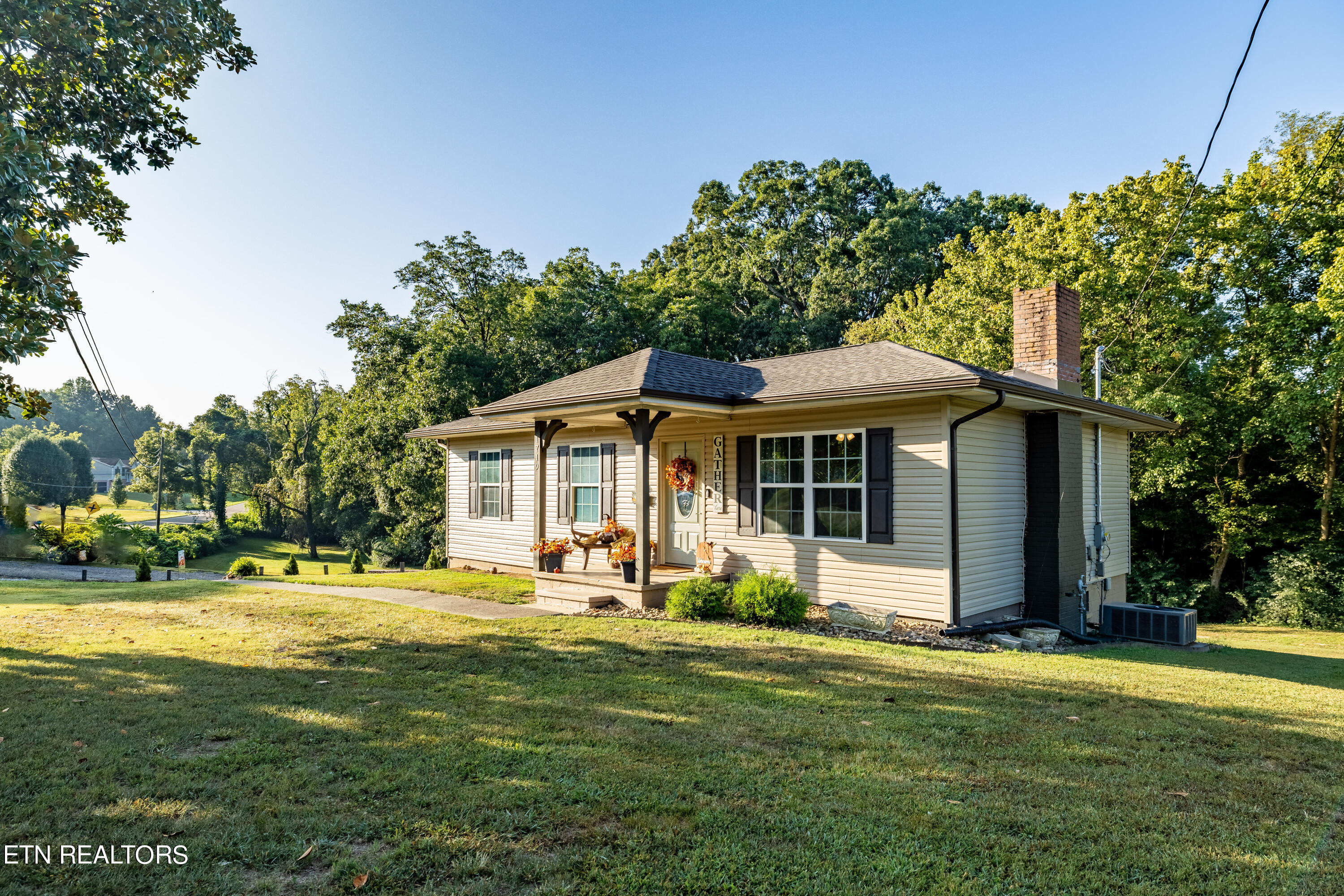 1719 Middlesettlements Road Maryville TN 37801