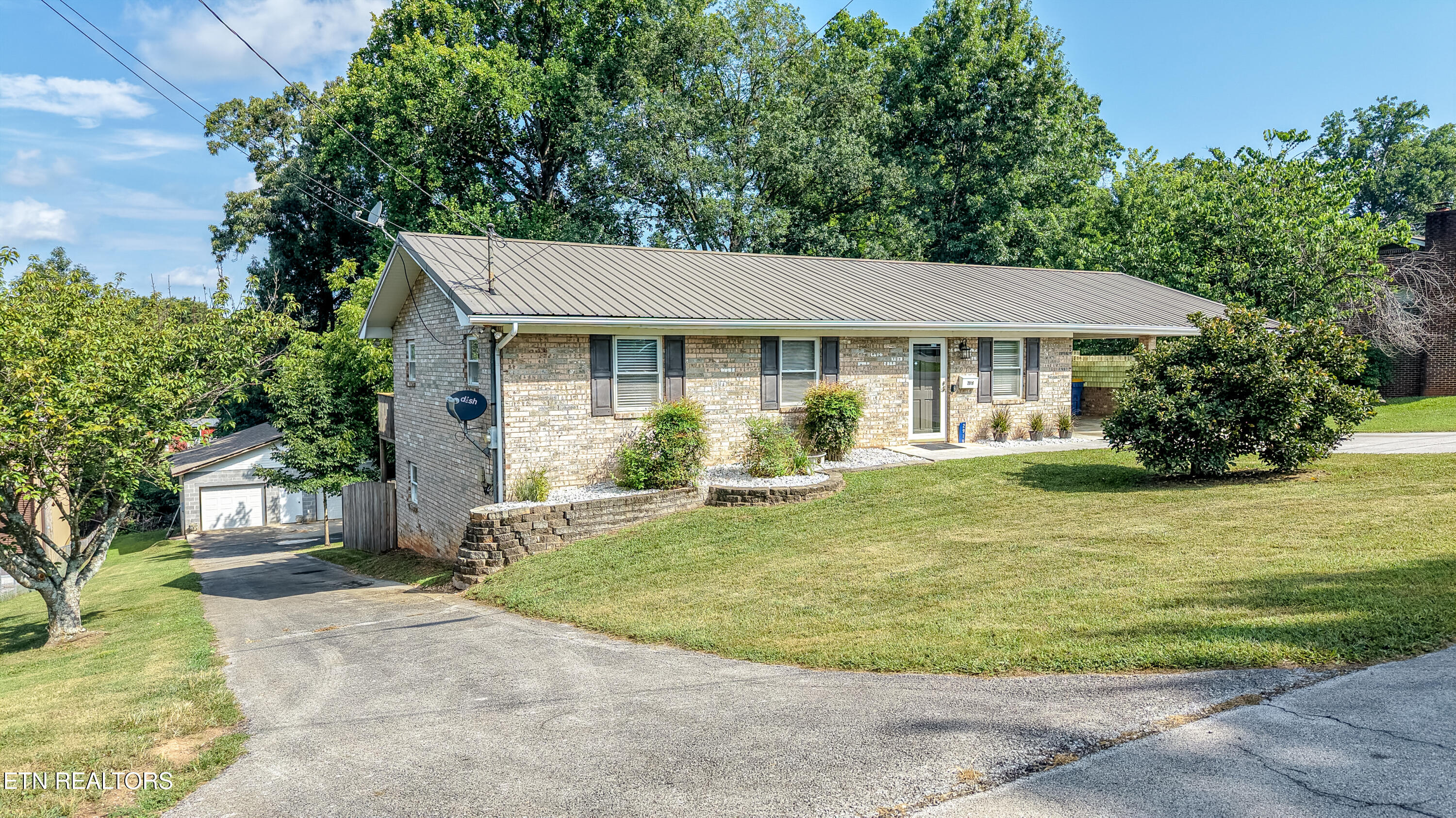 2919 W Woodbine Drive Maryville TN 37803