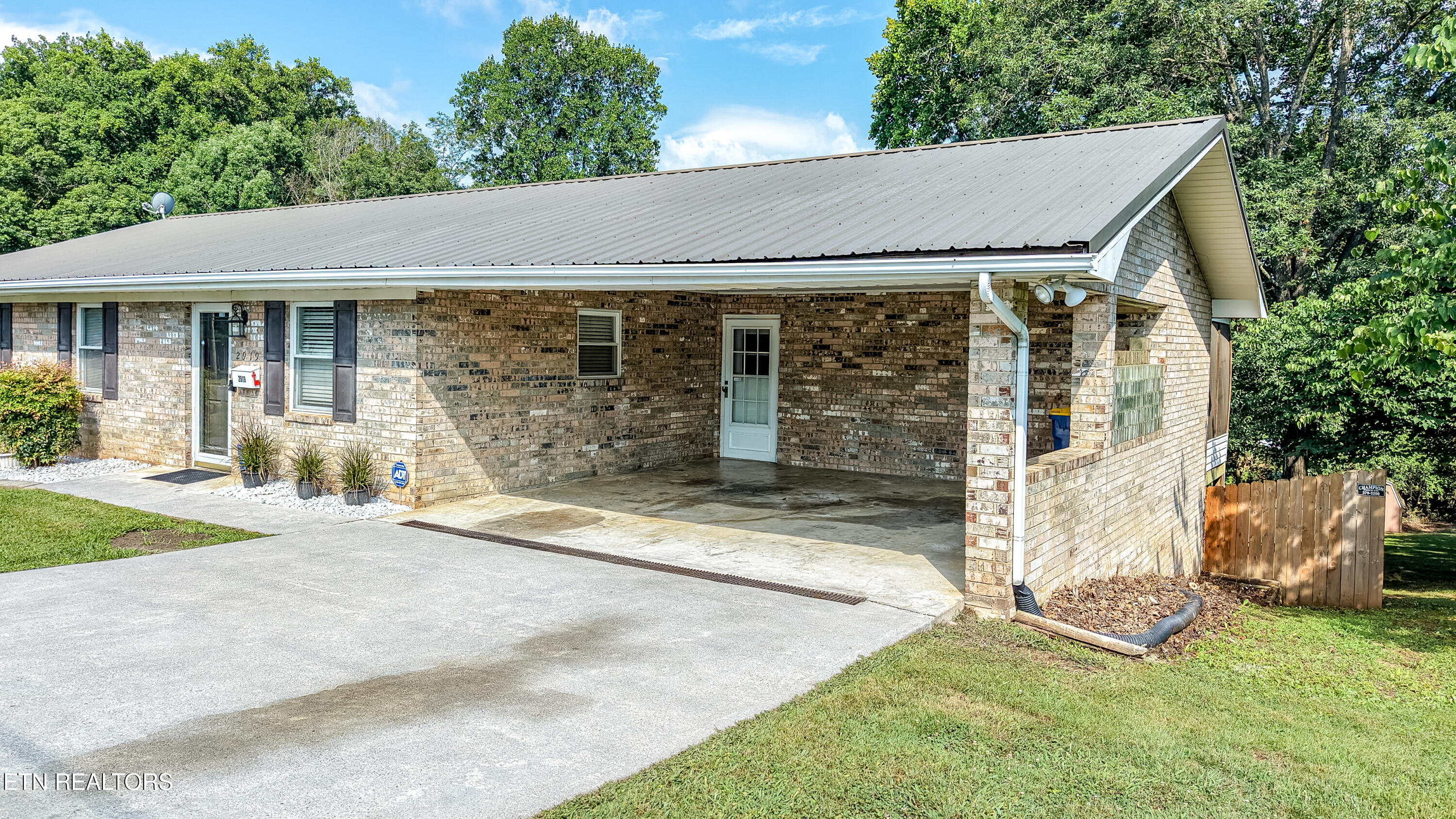 2919 W Woodbine Drive Maryville TN 37803
