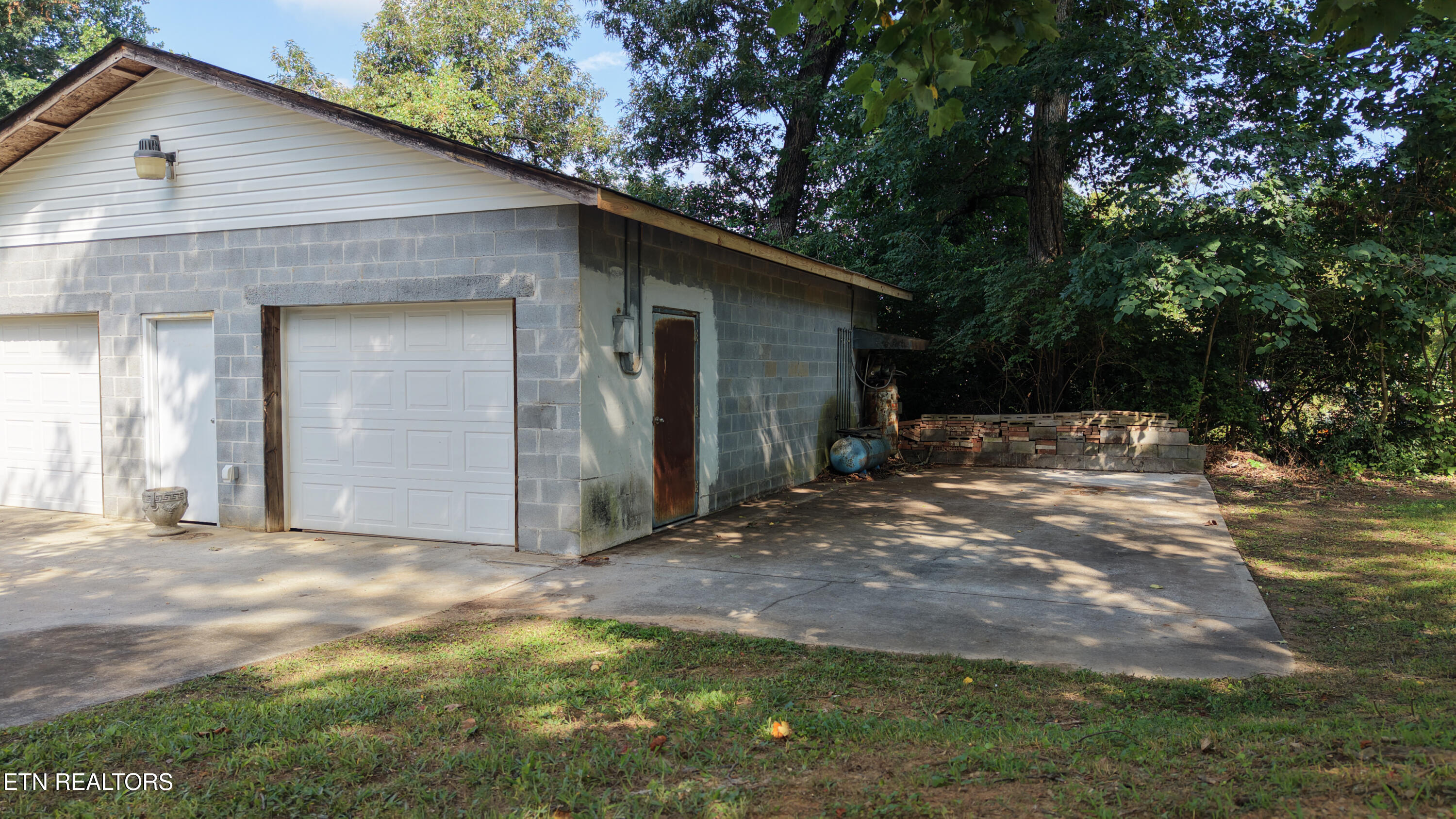 2919 W Woodbine Drive Maryville TN 37803