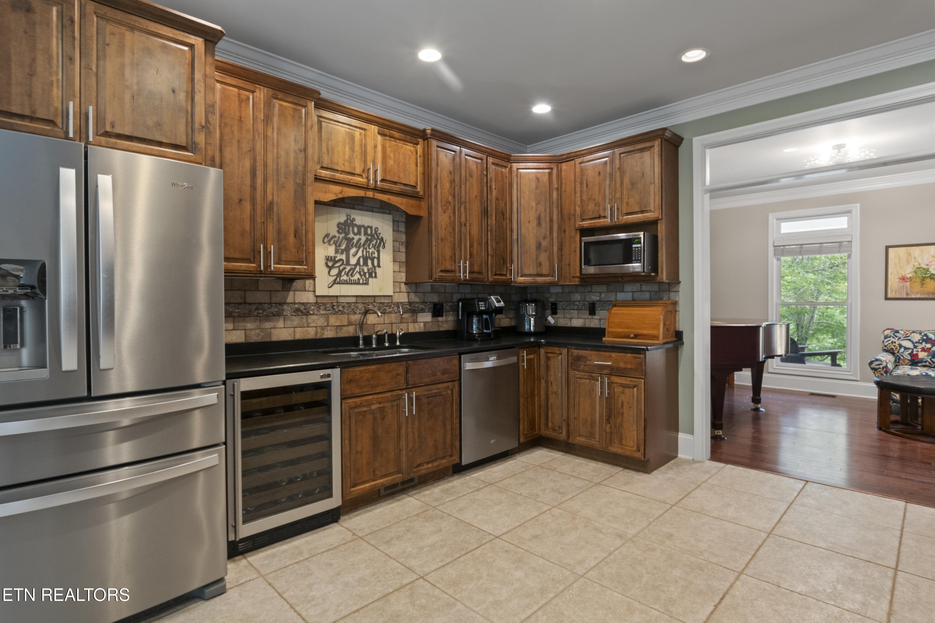 186 Lake Crest Drive Lenoir City TN 37772