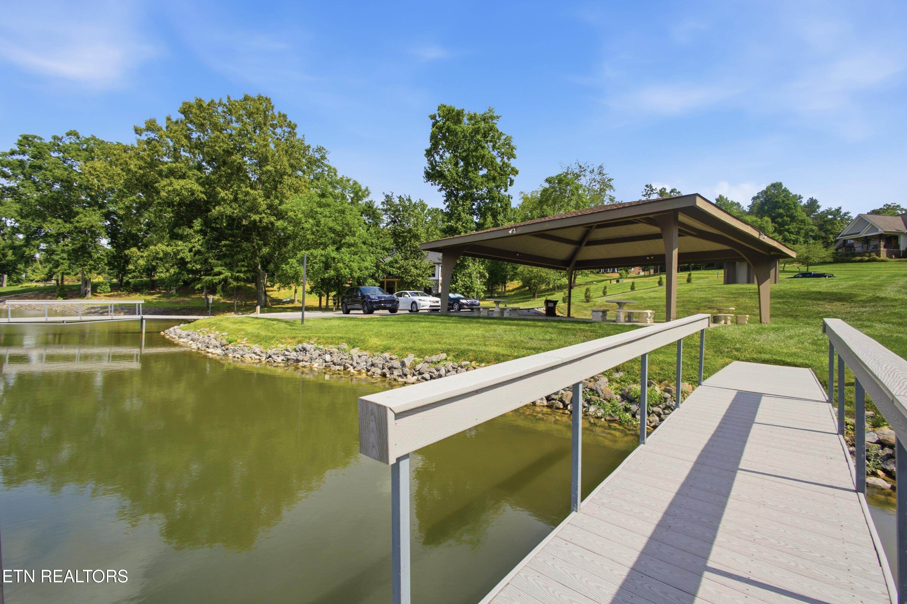 186 Lake Crest Drive Lenoir City TN 37772