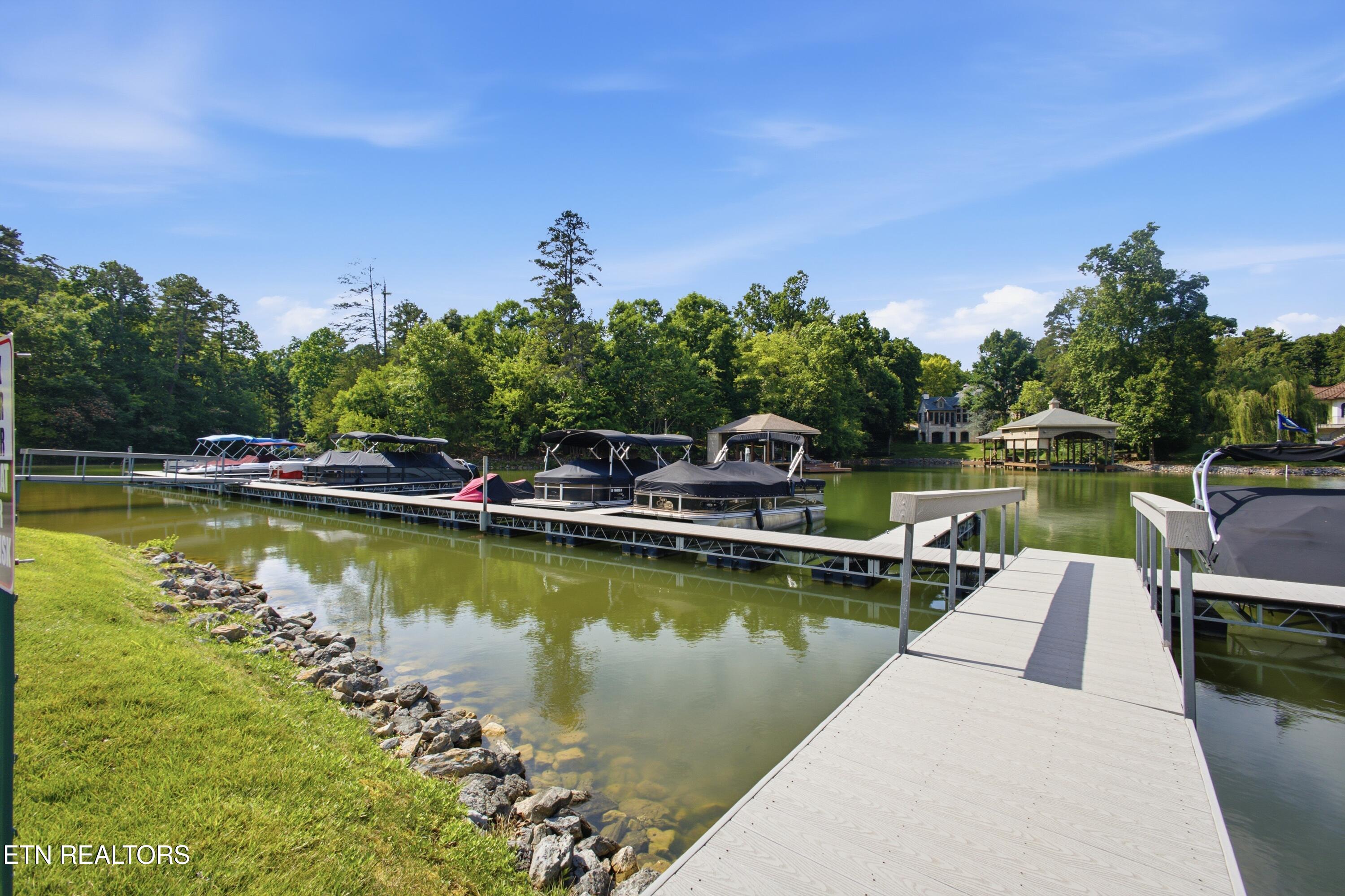 186 Lake Crest Drive Lenoir City TN 37772