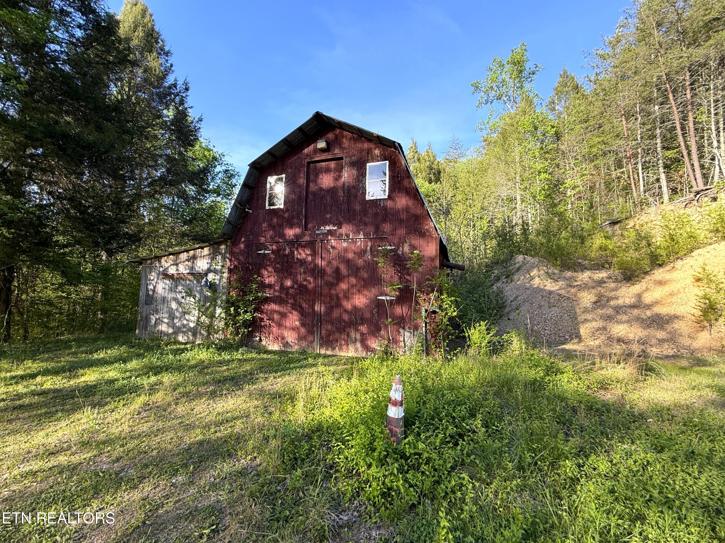 2930 Arch Way Cosby TN 37722