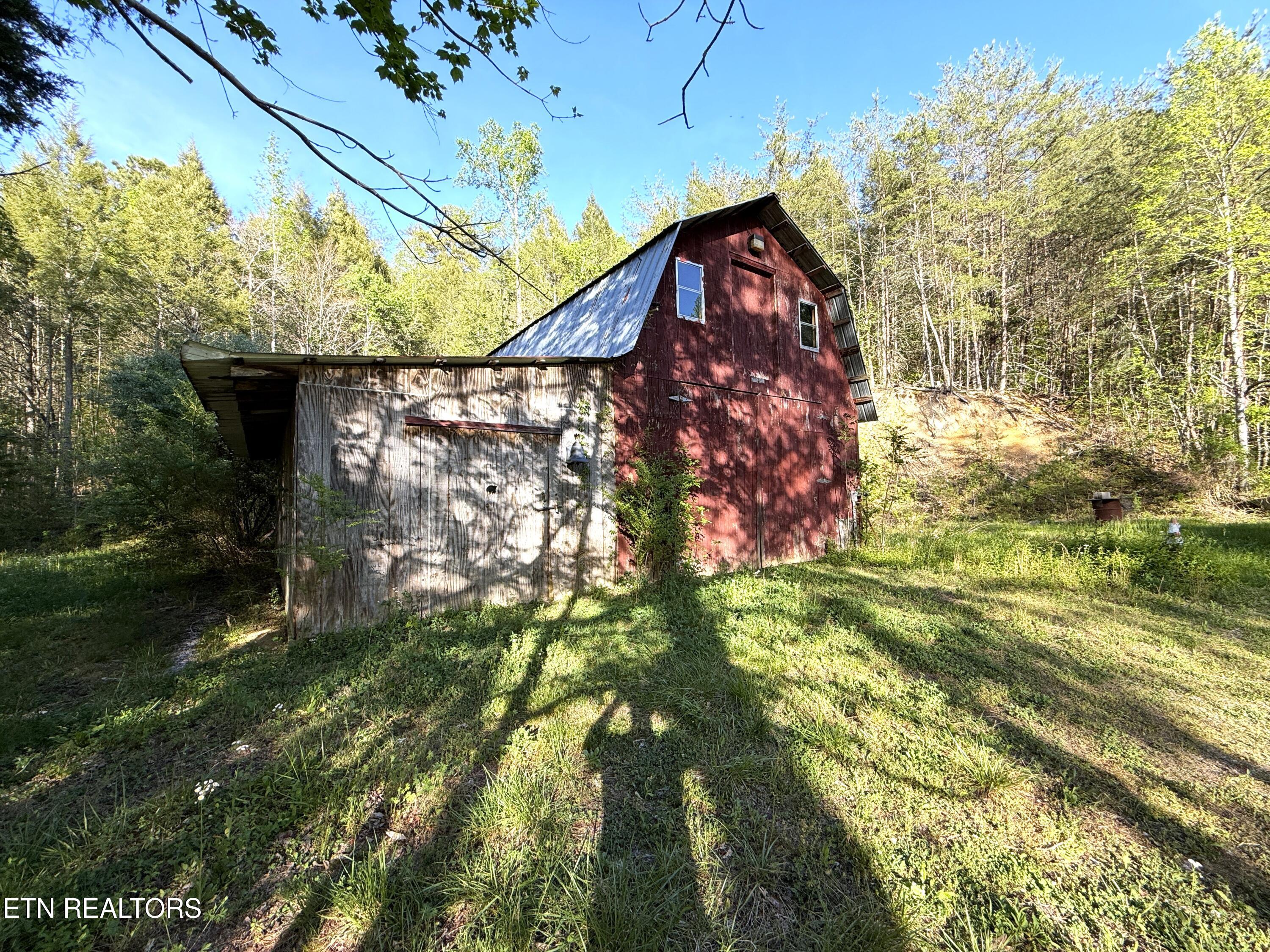 2930 Arch Way Cosby TN 37722