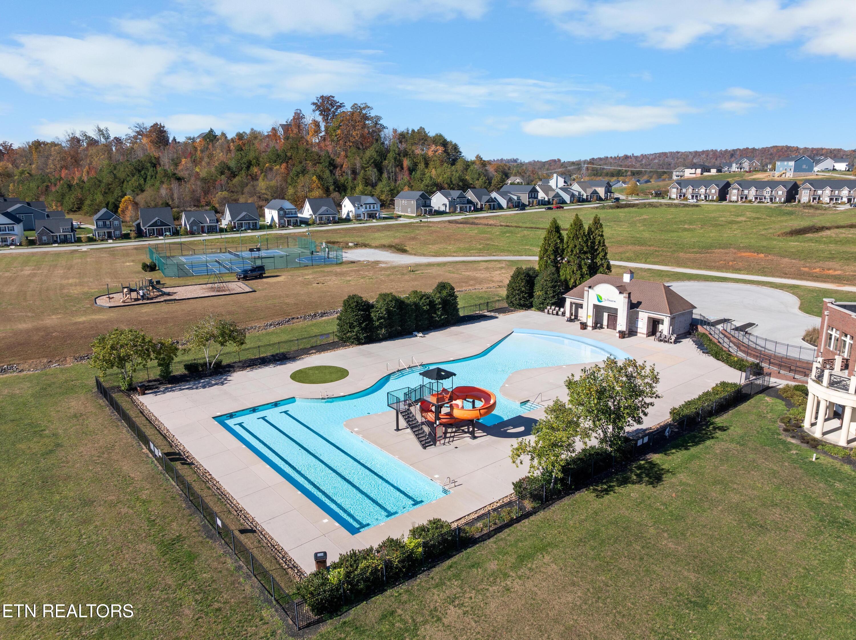 240 Broadberry Avenue Oak Ridge TN 37830