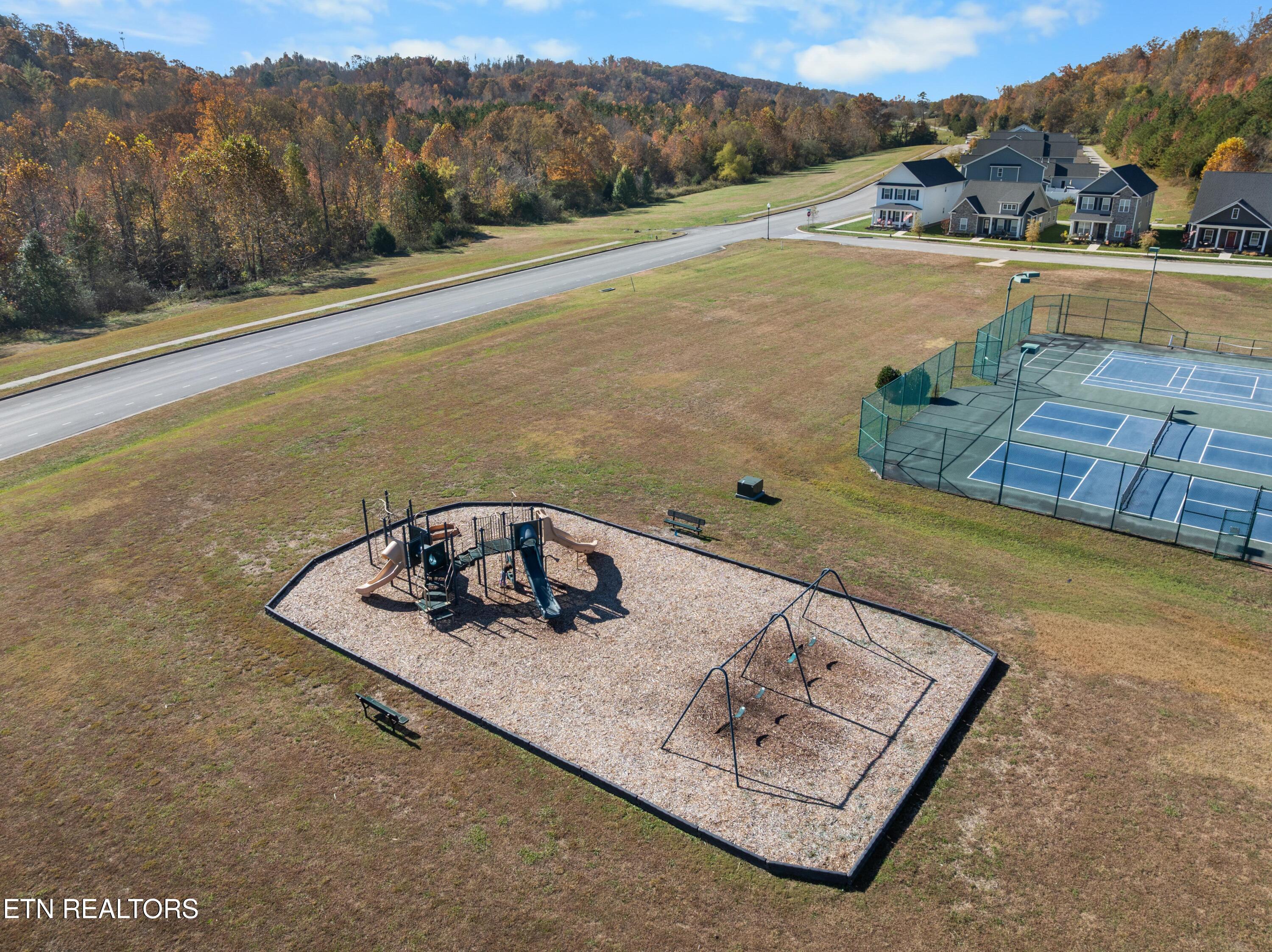 240 Broadberry Avenue Oak Ridge TN 37830