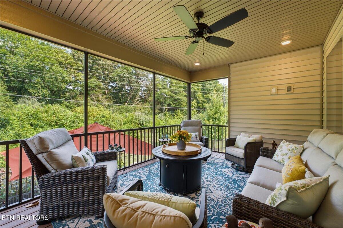 304 Cheeyo Lane Loudon TN 37774