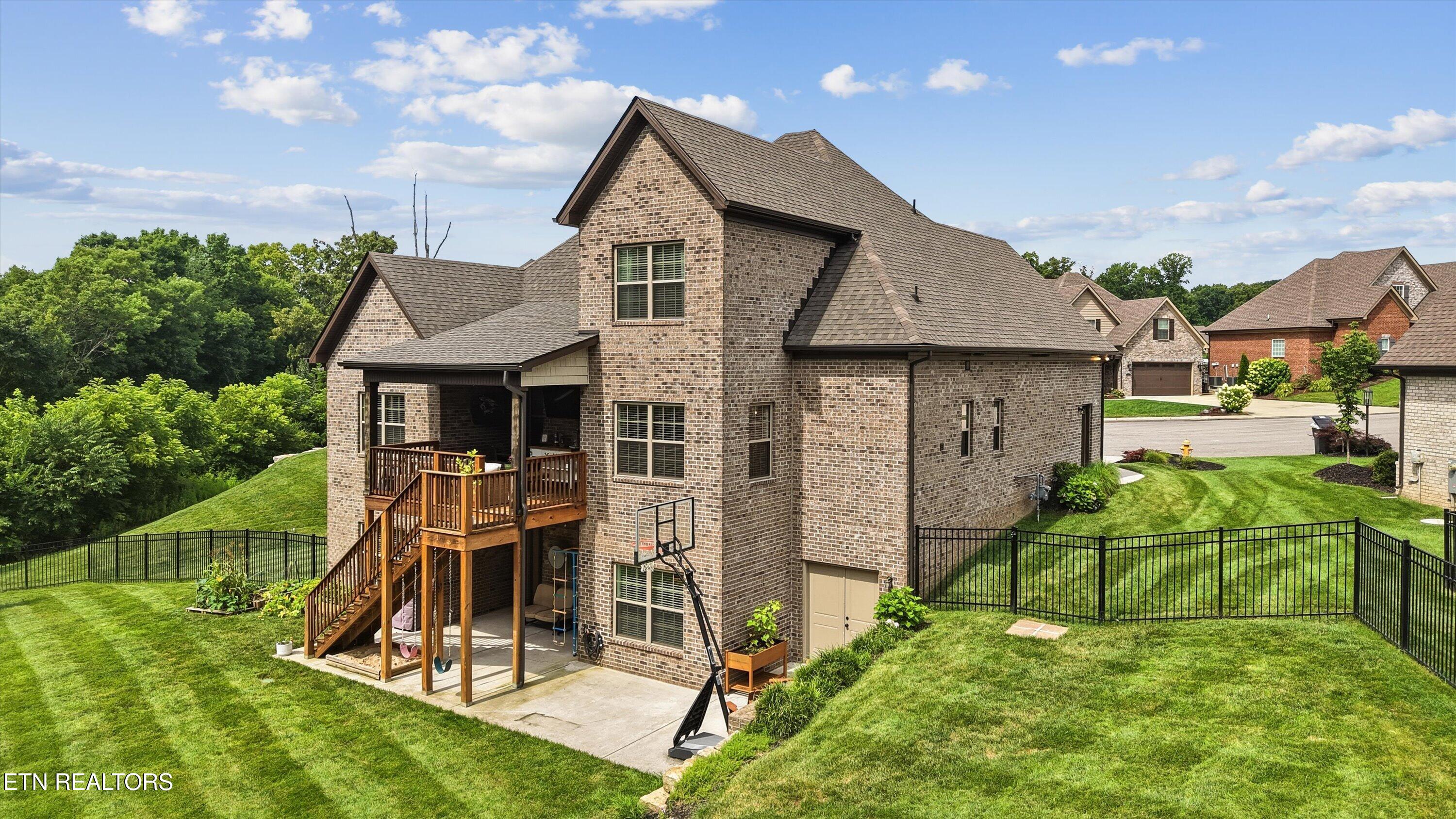 9202 Iris Garden Lane Knoxville TN 37922