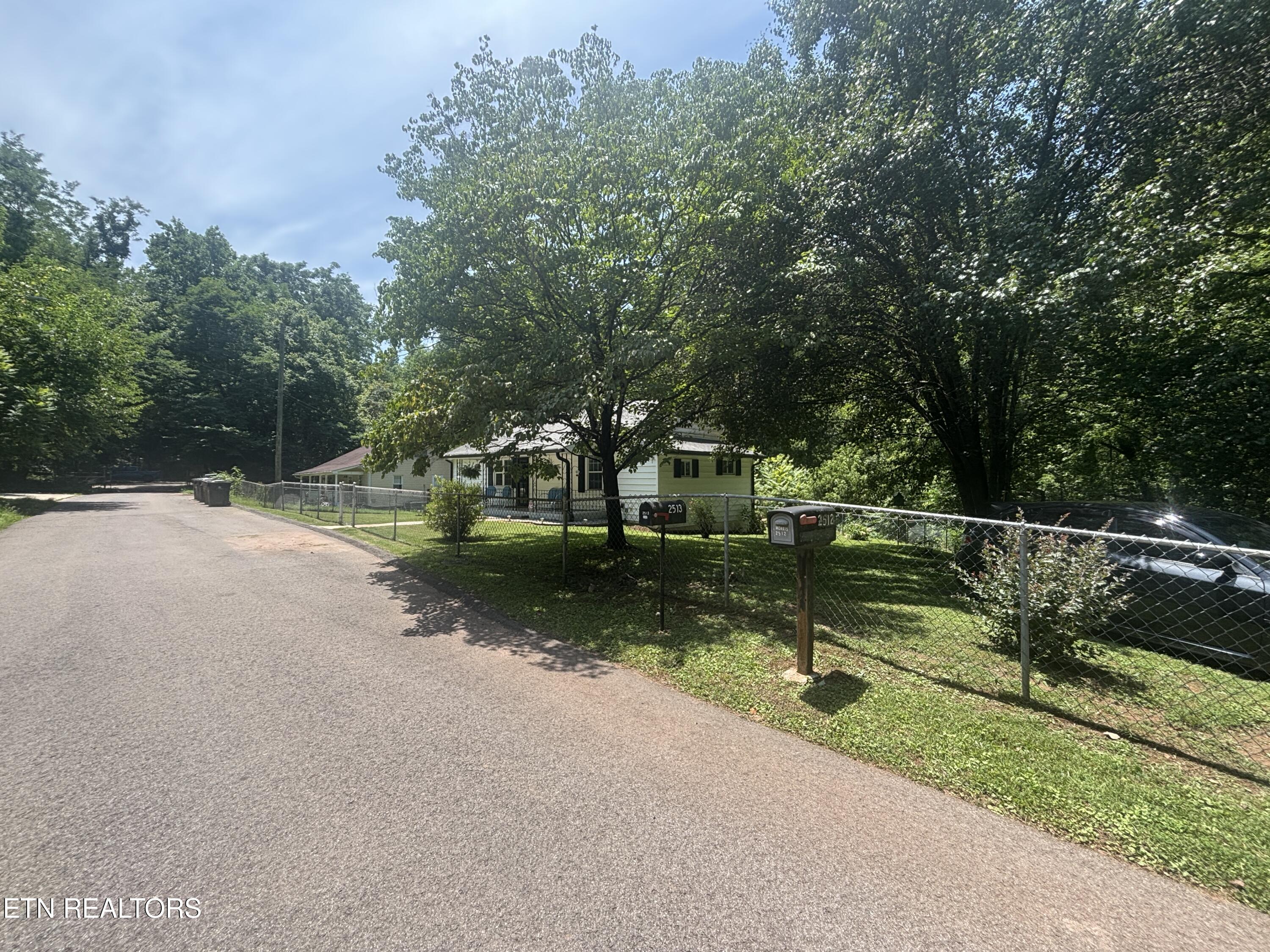 2512 SE Aberdeen Lane Knoxville TN 37920