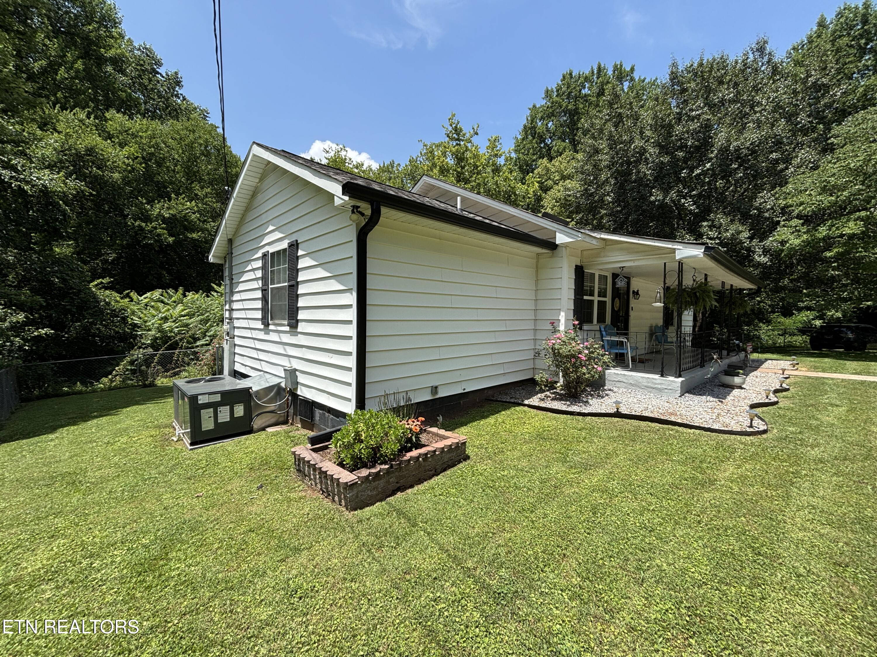 2512 SE Aberdeen Lane Knoxville TN 37920