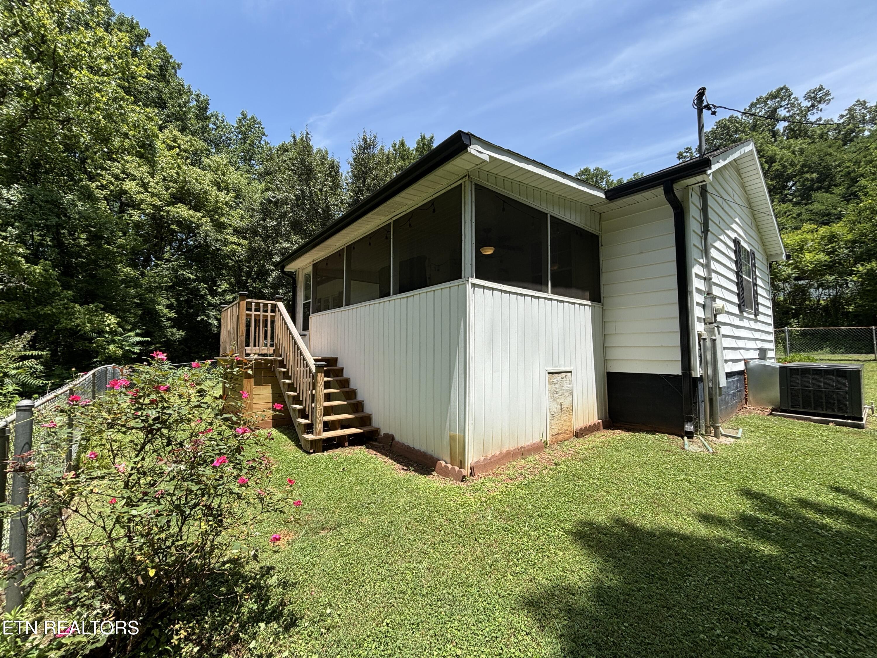 2512 SE Aberdeen Lane Knoxville TN 37920