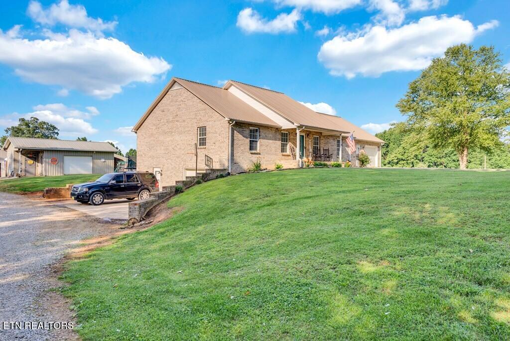 887 Ray Cemetery Road Sparta TN 38583