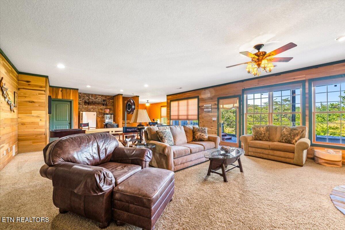 159 Reflection Lane Lafollette TN 37766