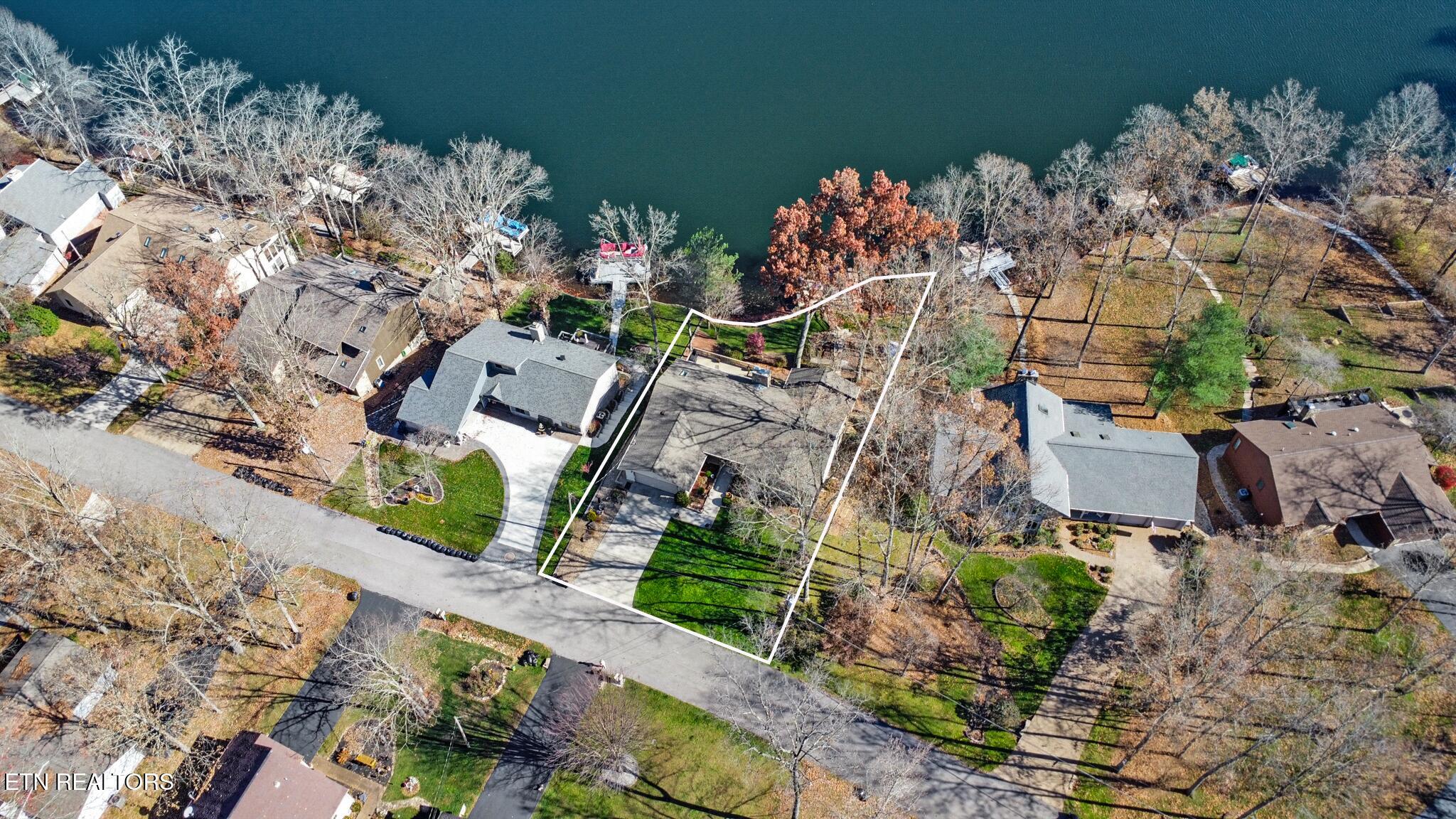 110 Delbridge Lane Crossville TN 38558