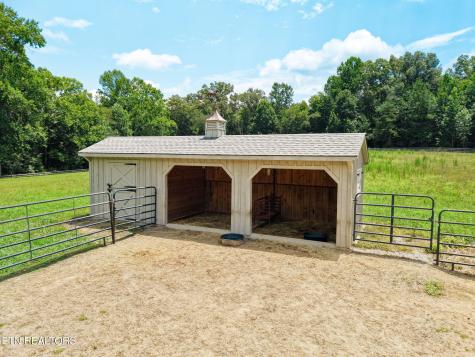 2000 Lawnville Road Kingston TN 37763