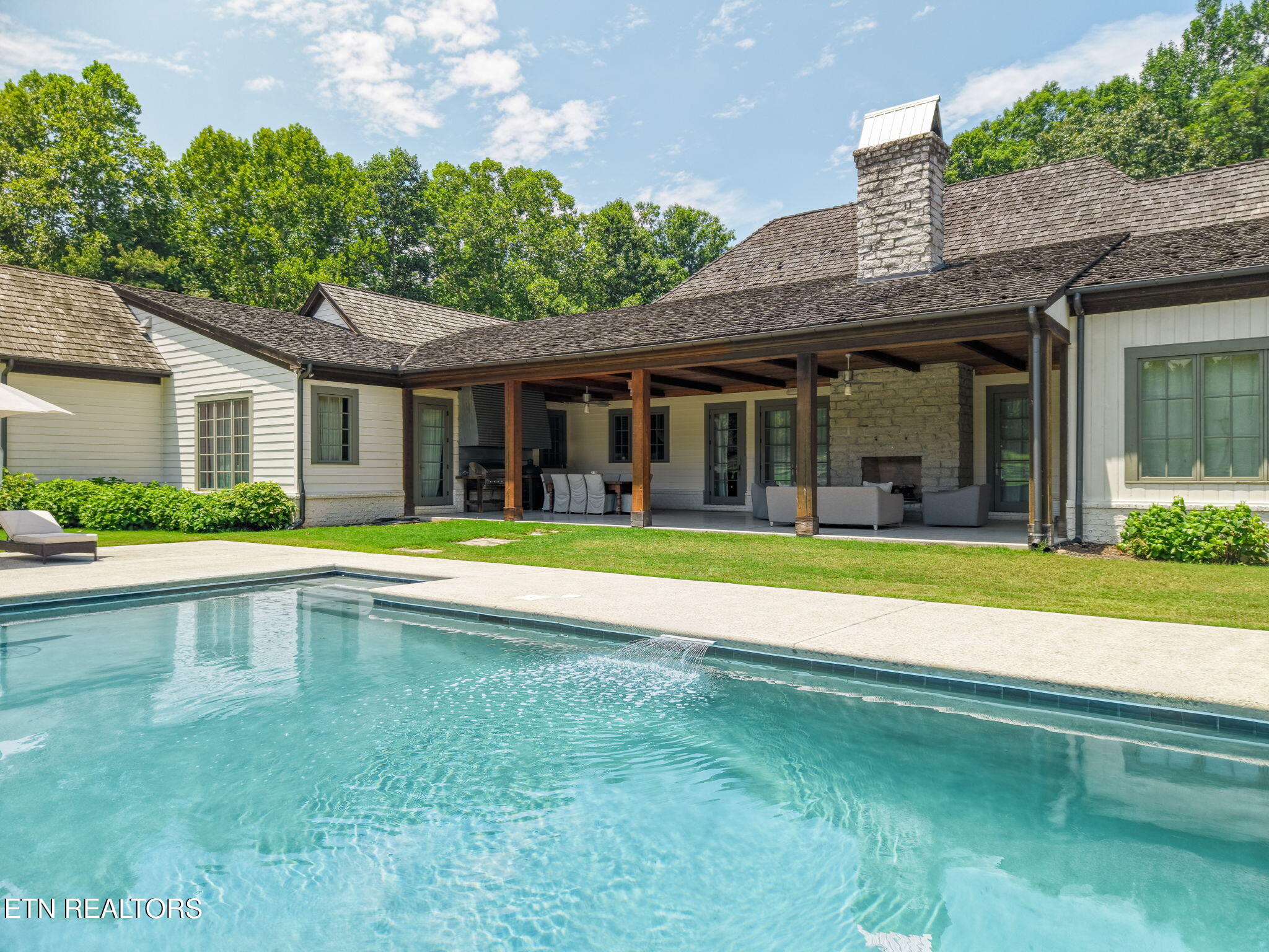 2000 Lawnville Road Kingston TN 37763