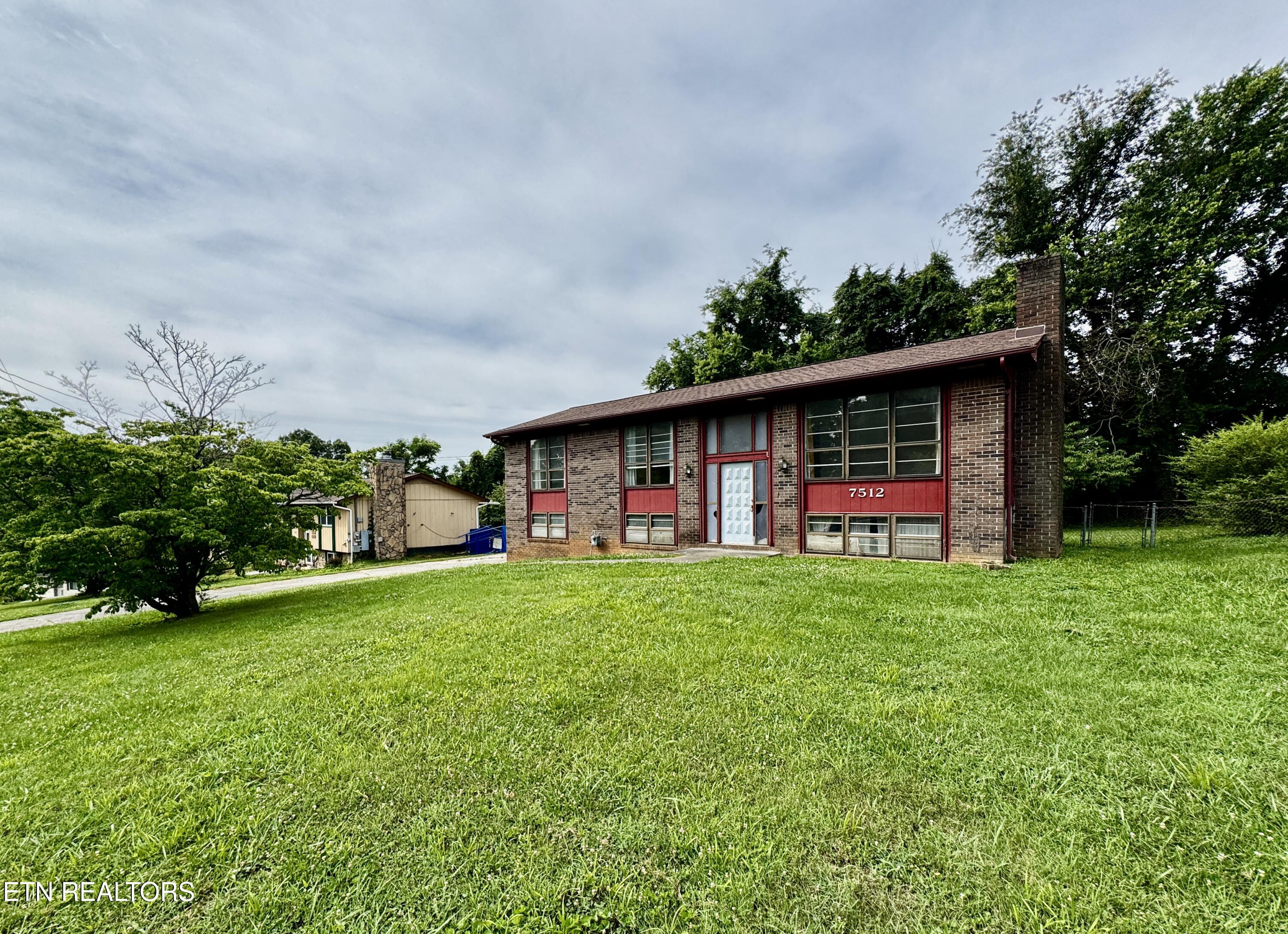 7512 S Whispering Oak Circle Powell TN 37849