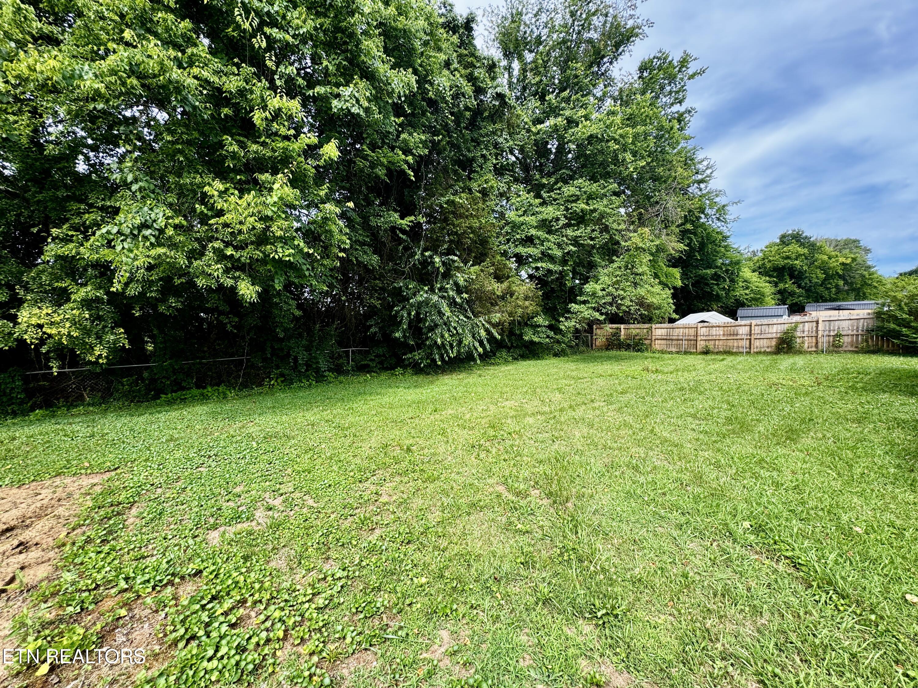 7512 S Whispering Oak Circle Powell TN 37849