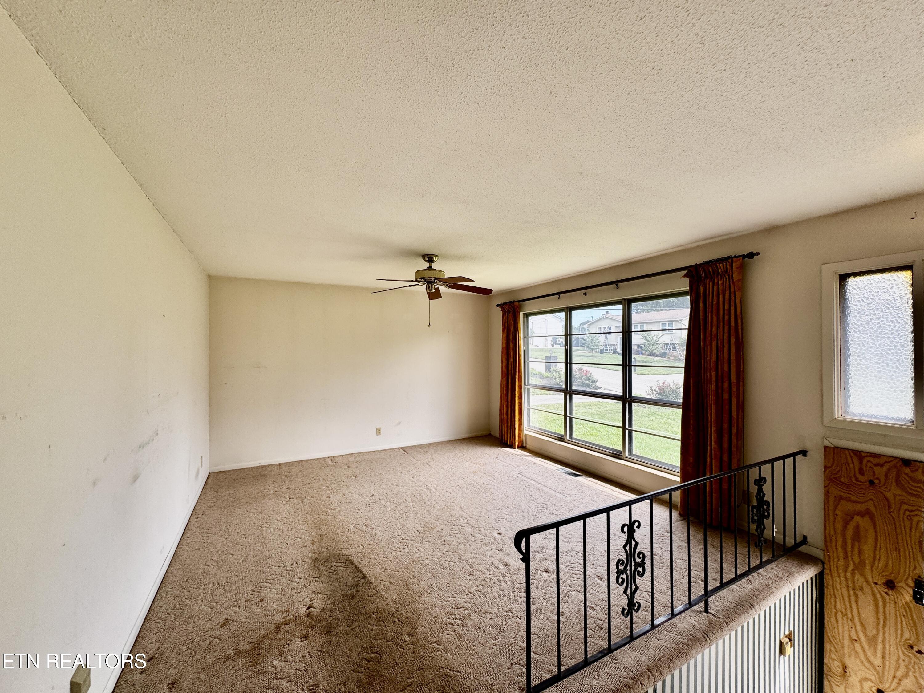 7512 S Whispering Oak Circle Powell TN 37849