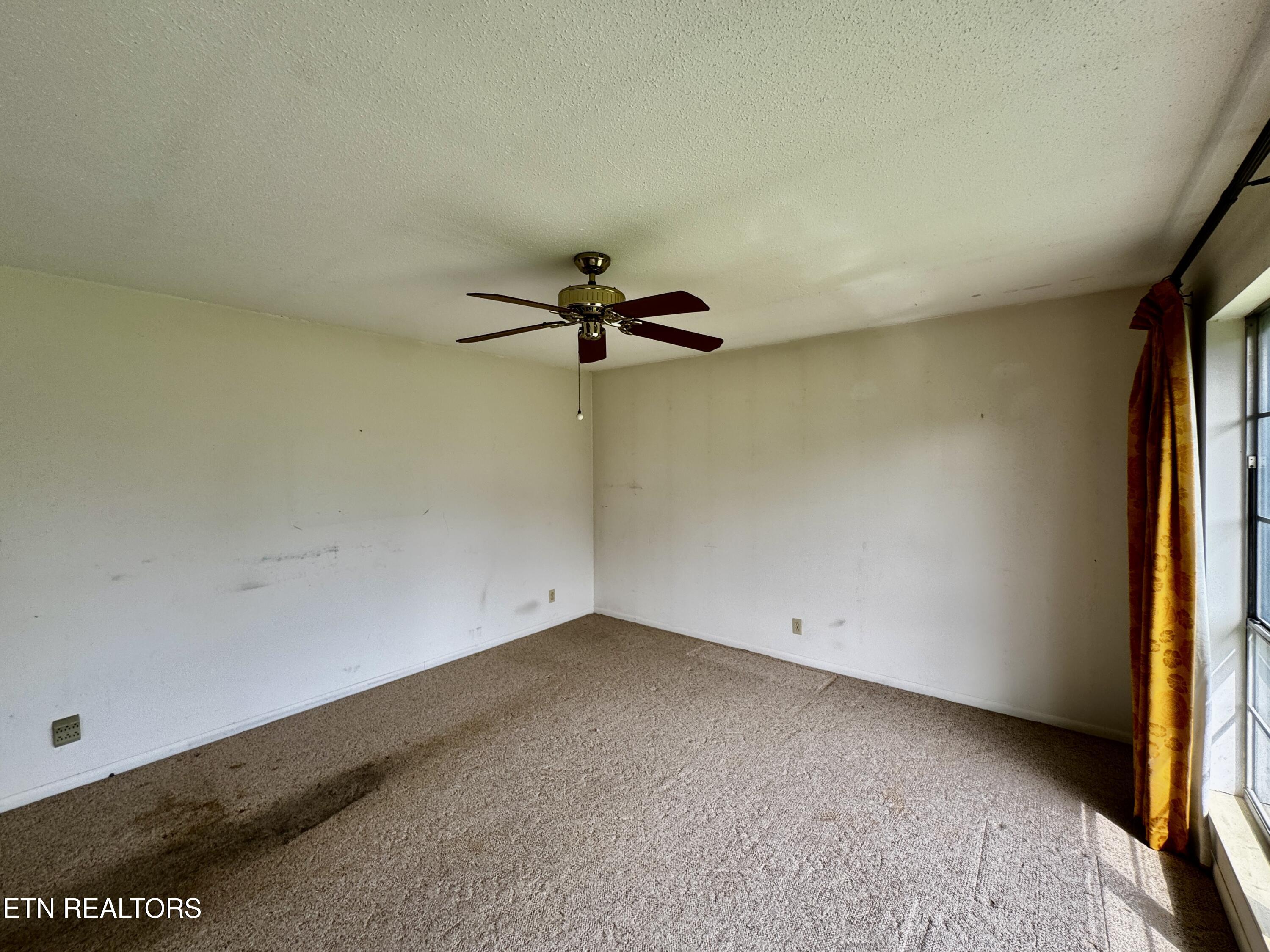 7512 S Whispering Oak Circle Powell TN 37849