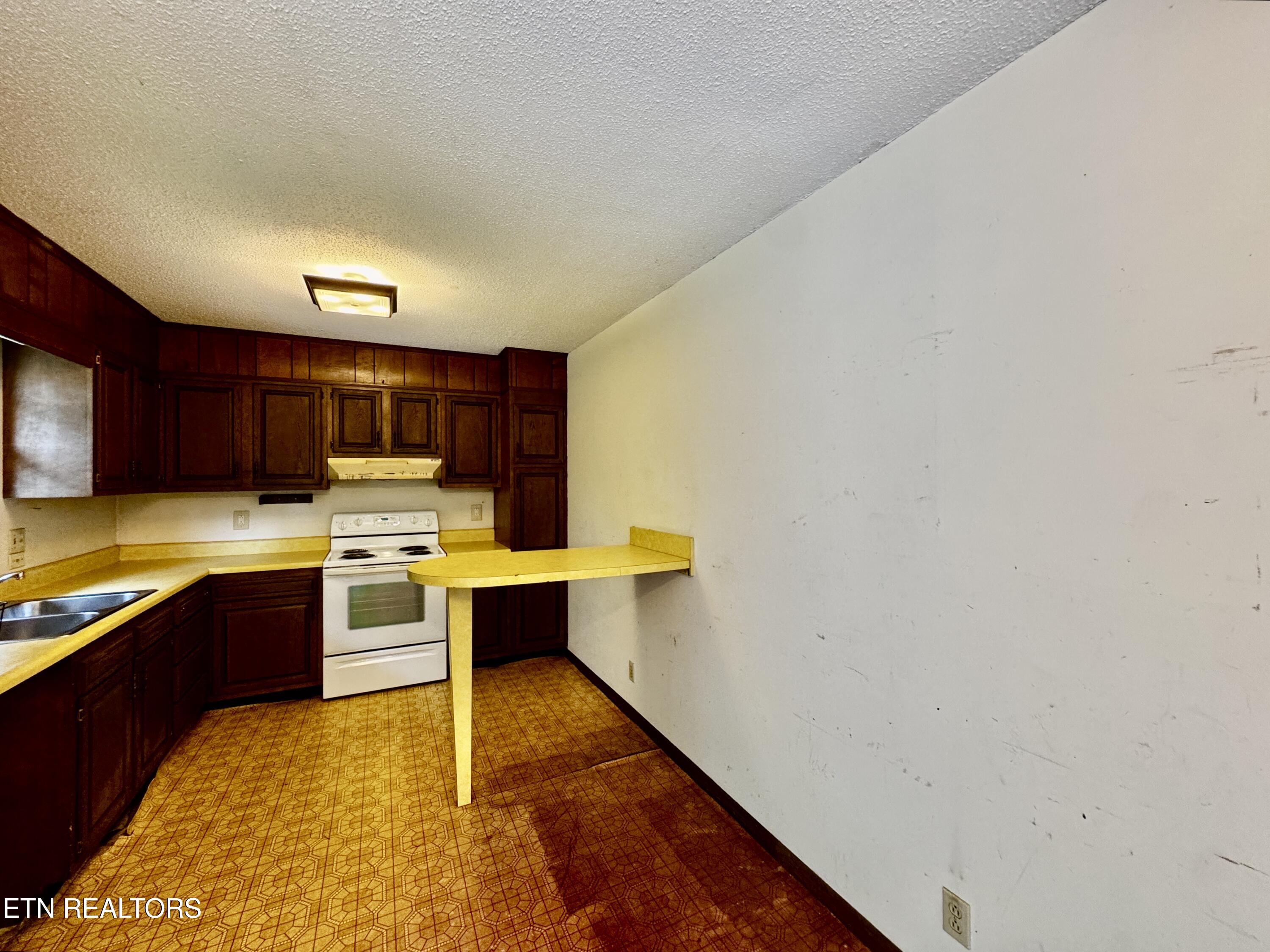 7512 S Whispering Oak Circle Powell TN 37849