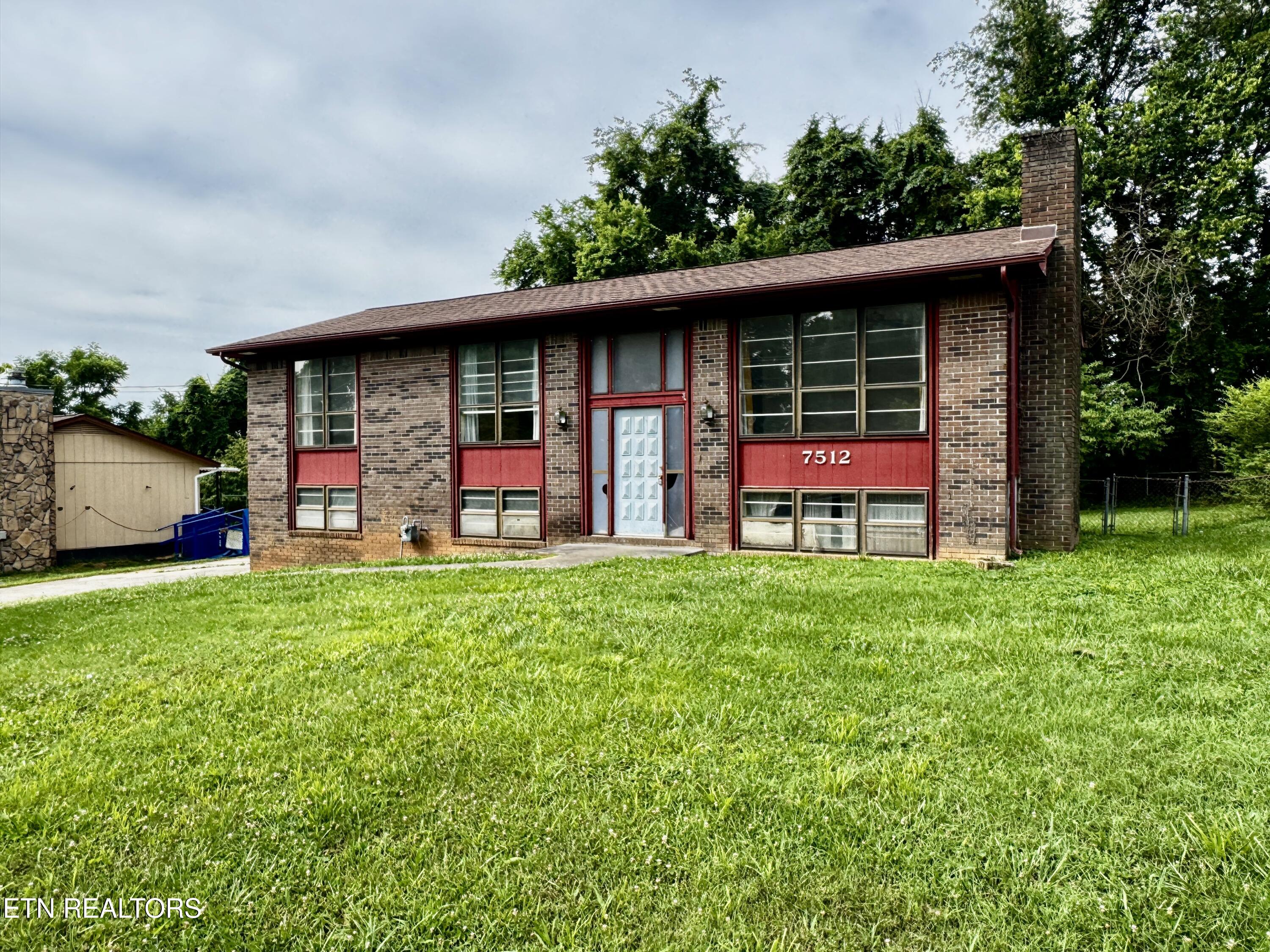 7512 S Whispering Oak Circle Powell TN 37849