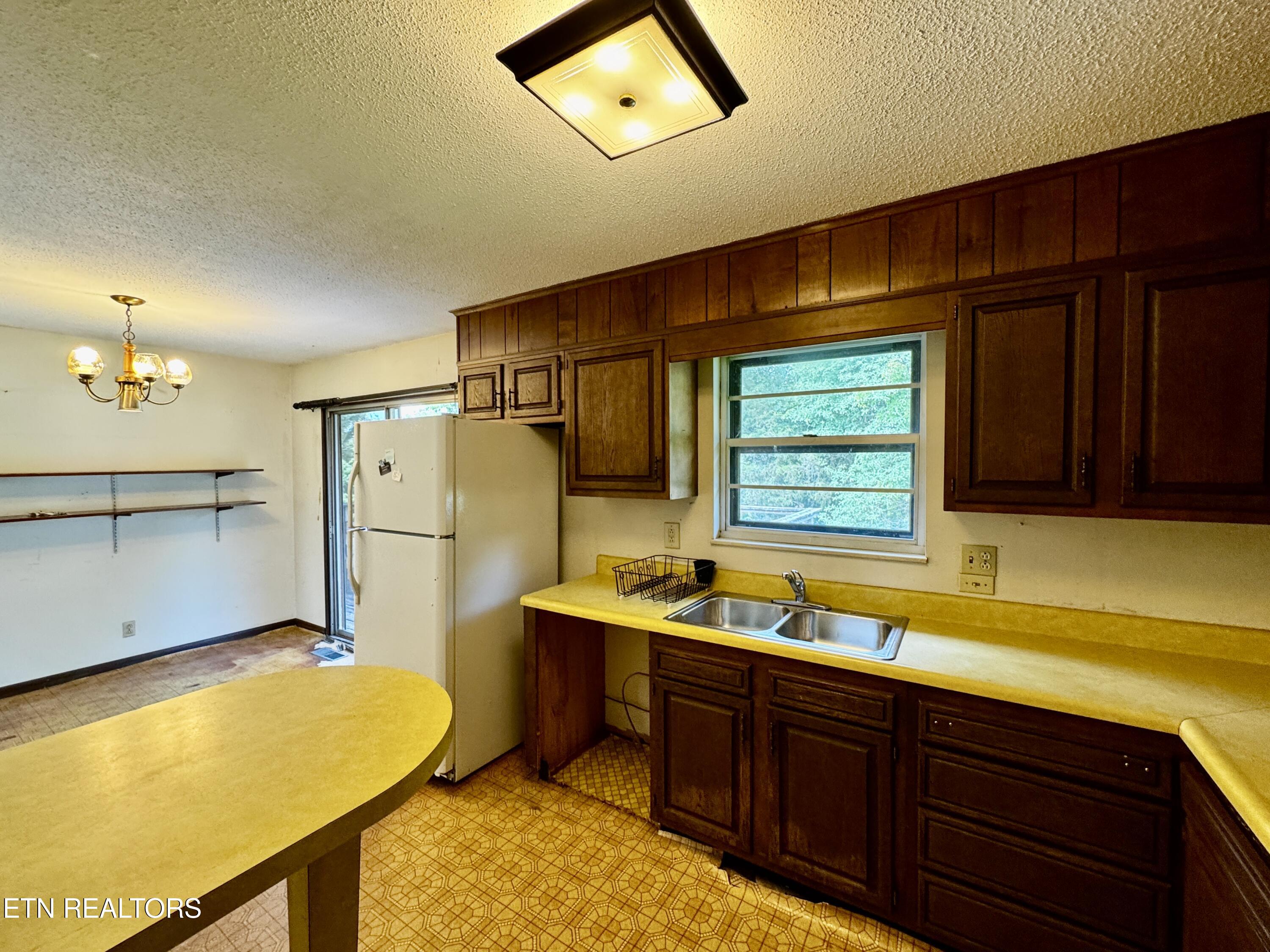 7512 S Whispering Oak Circle Powell TN 37849