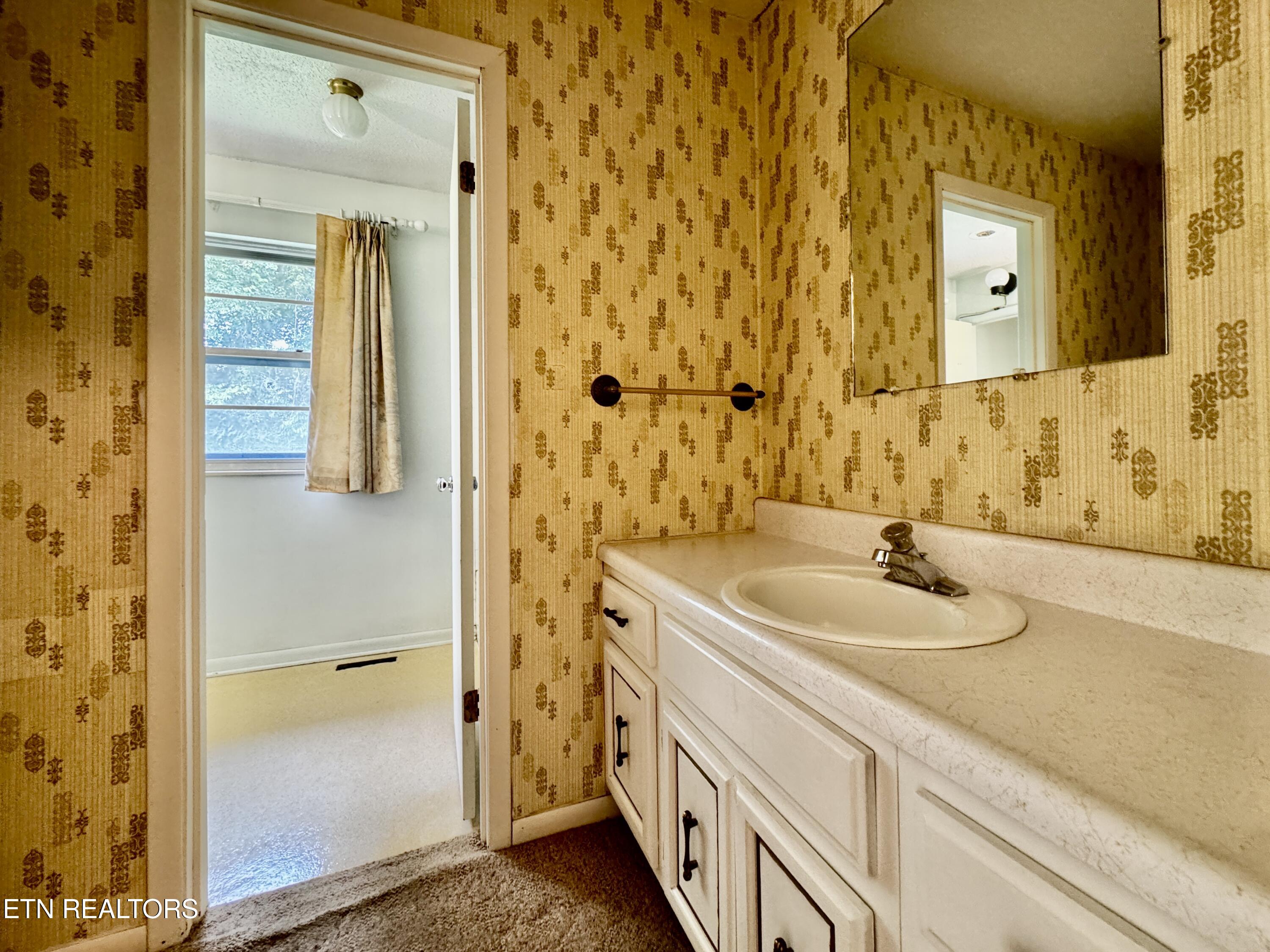 7512 S Whispering Oak Circle Powell TN 37849