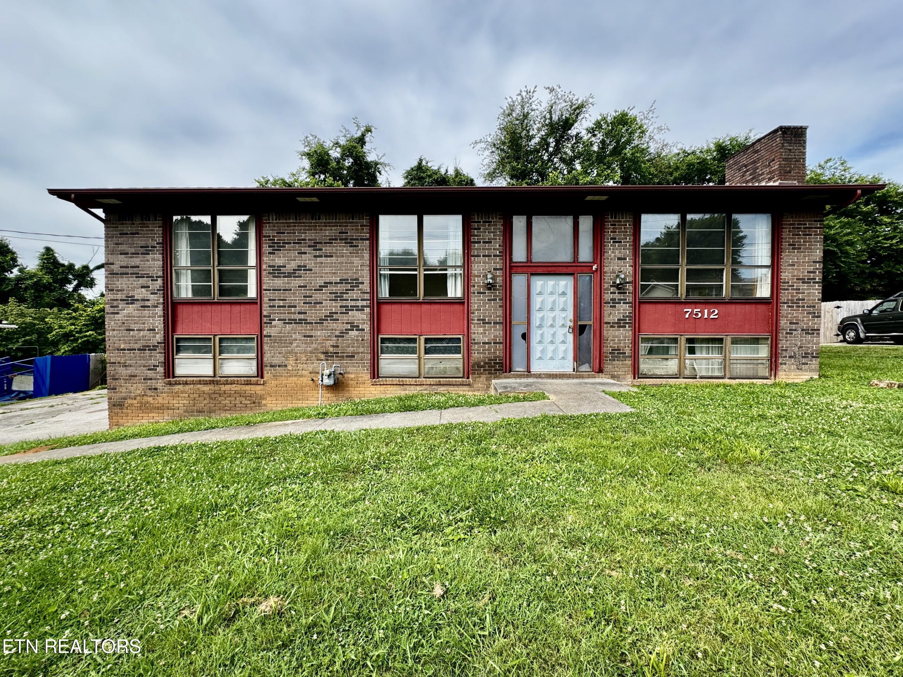 7512 S Whispering Oak Circle Powell TN 37849