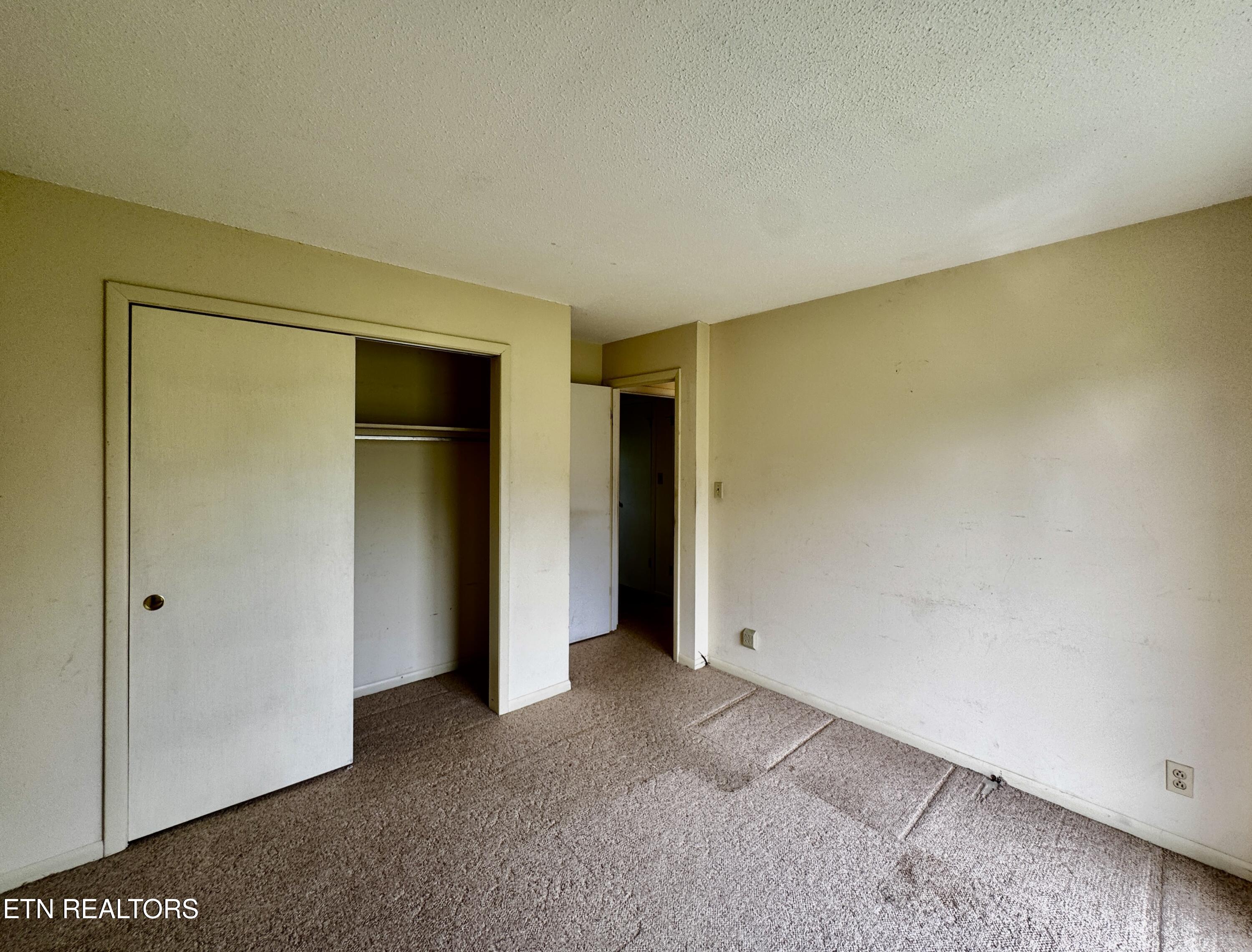 7512 S Whispering Oak Circle Powell TN 37849