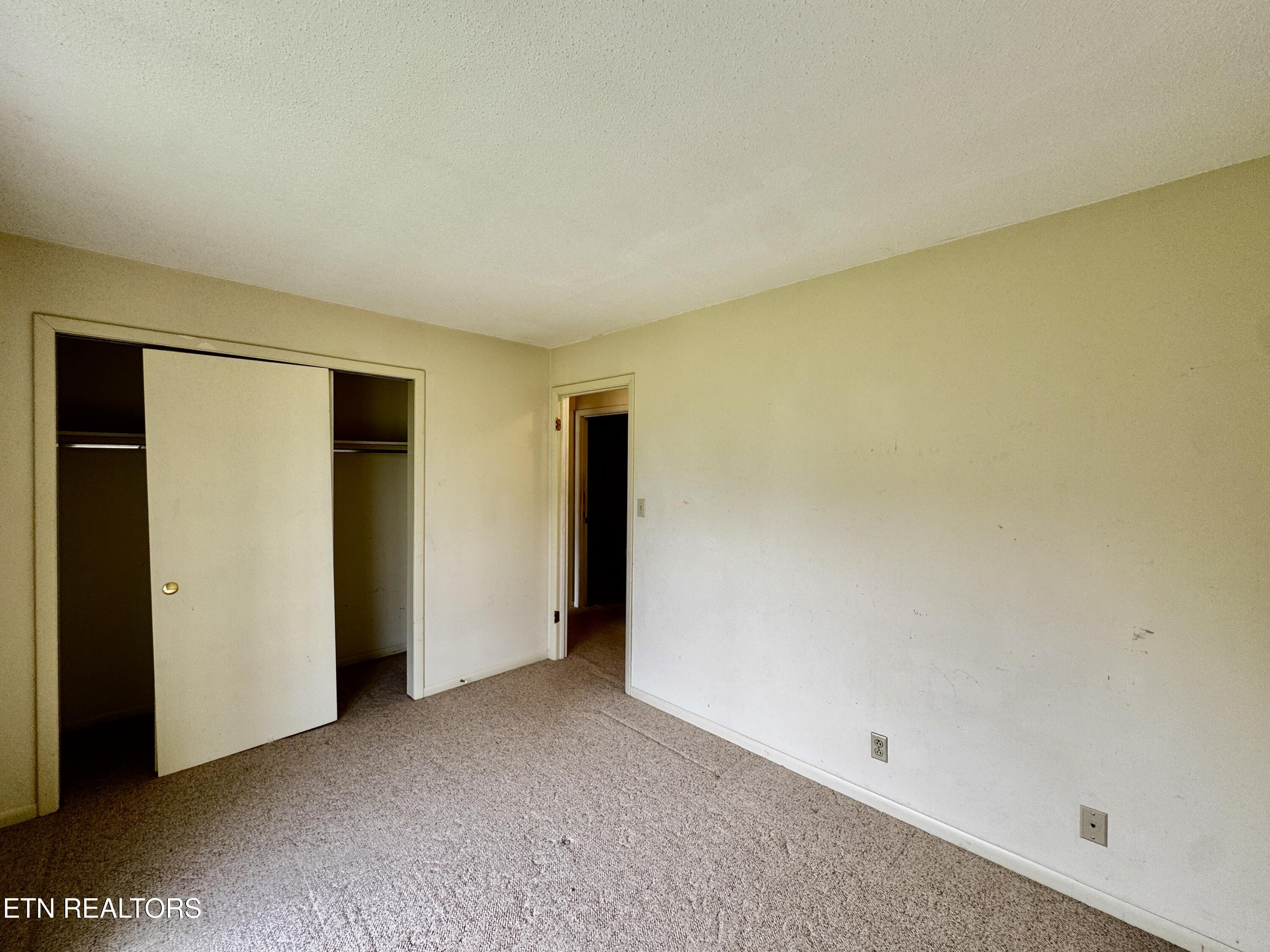 7512 S Whispering Oak Circle Powell TN 37849