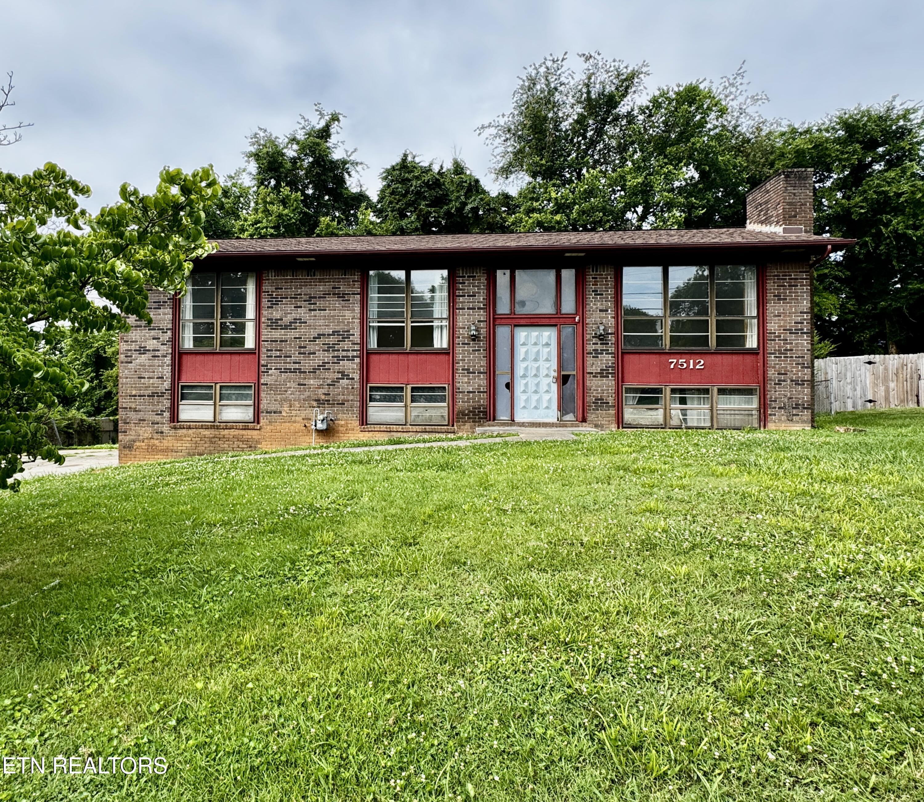 7512 S Whispering Oak Circle Powell TN 37849