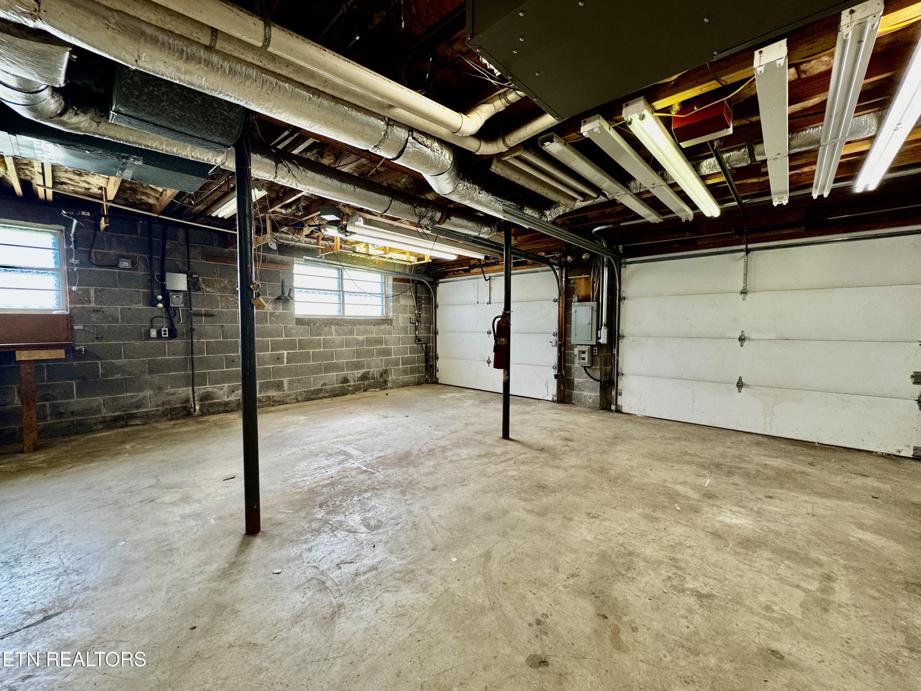 7512 S Whispering Oak Circle Powell TN 37849