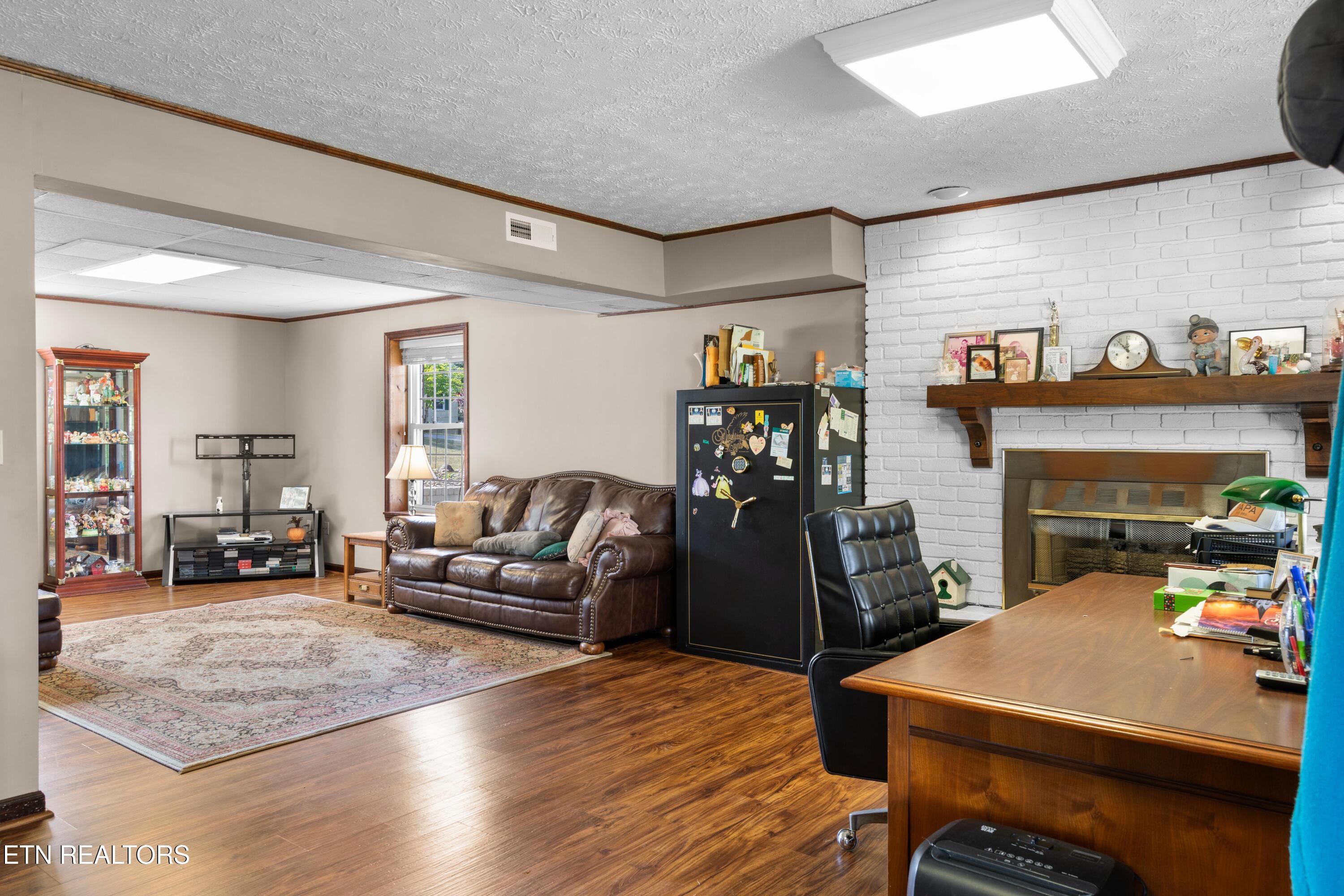 121 E Village Circle Lafollette TN 37766