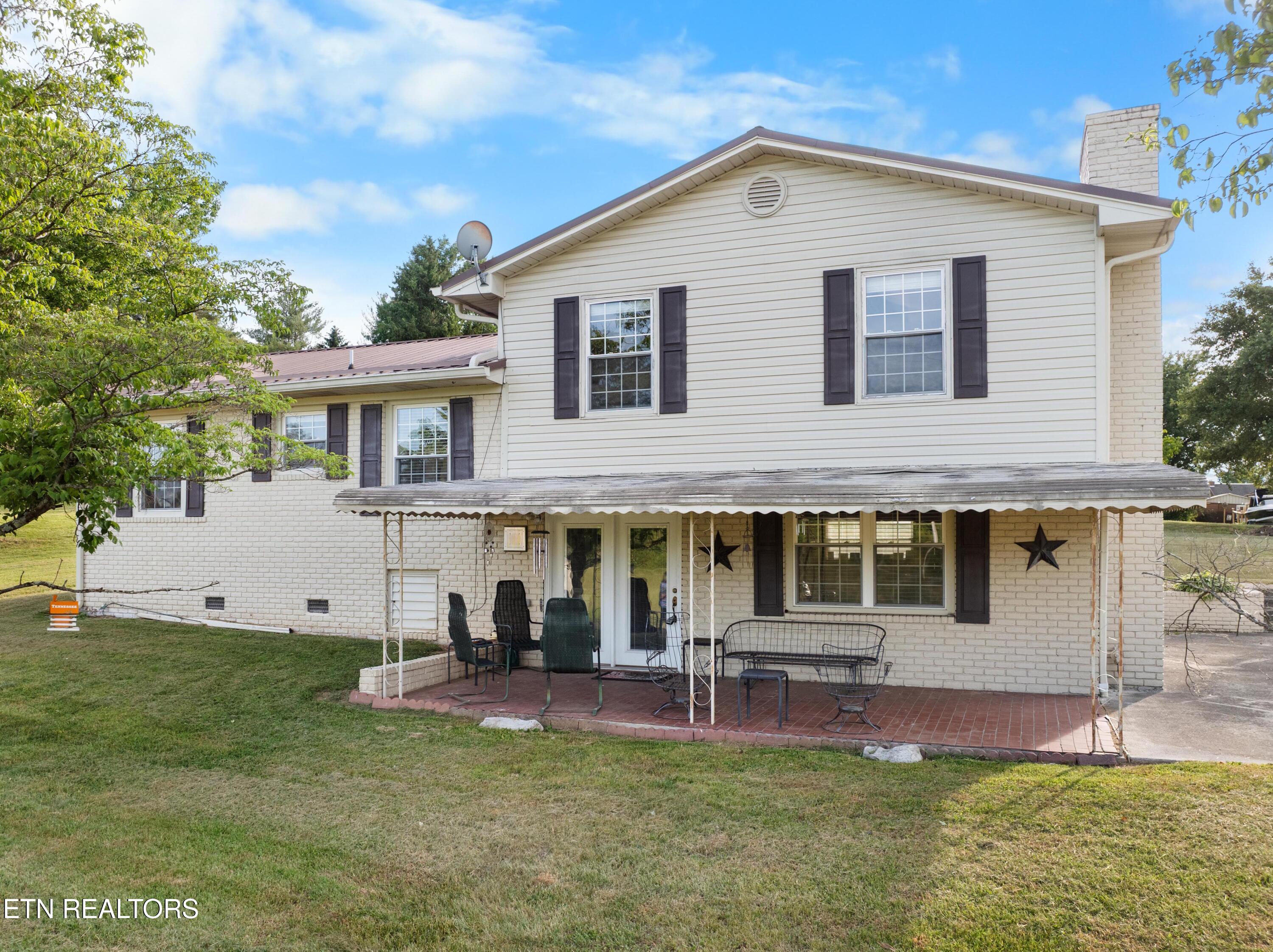 121 E Village Circle Lafollette TN 37766