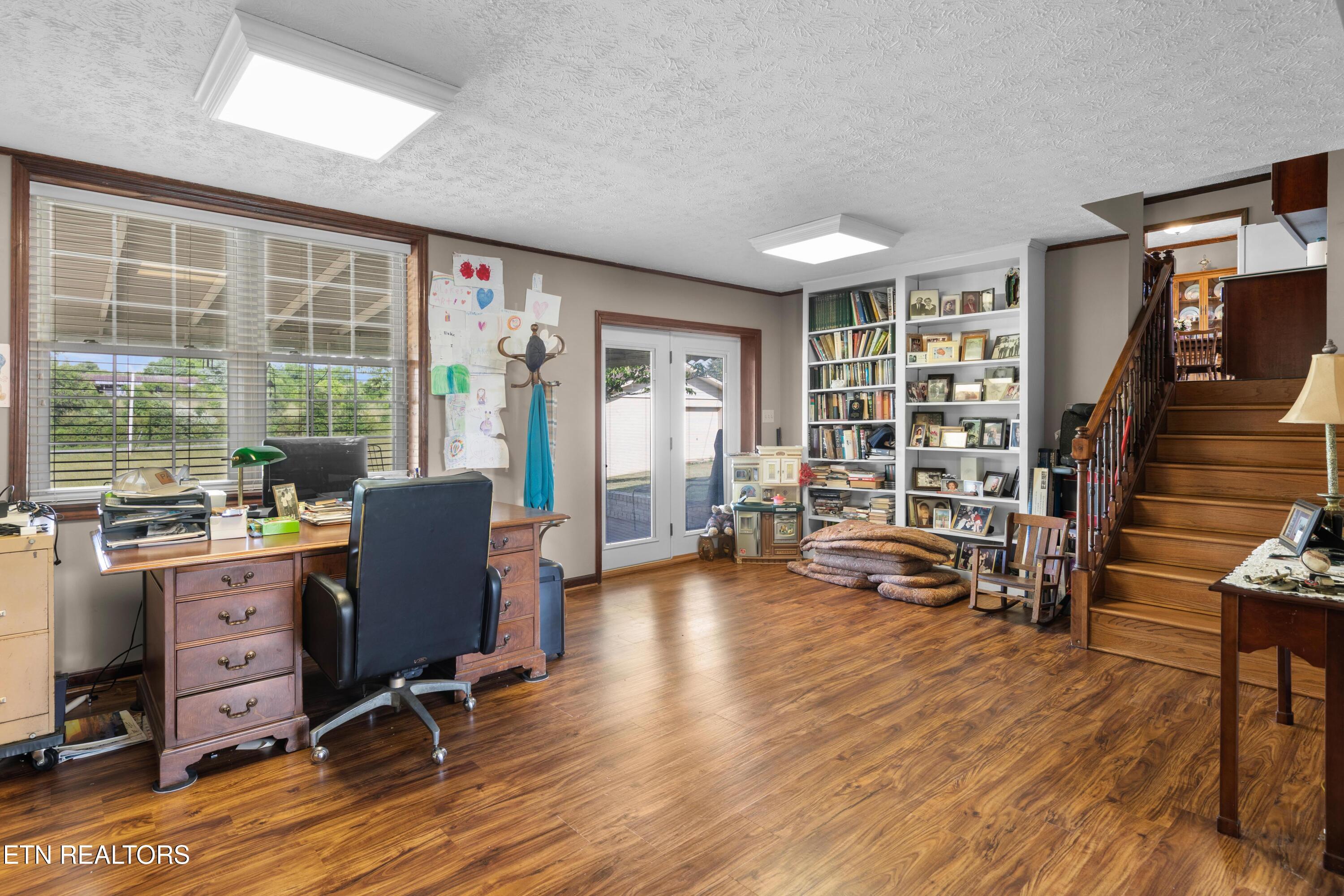 121 E Village Circle Lafollette TN 37766