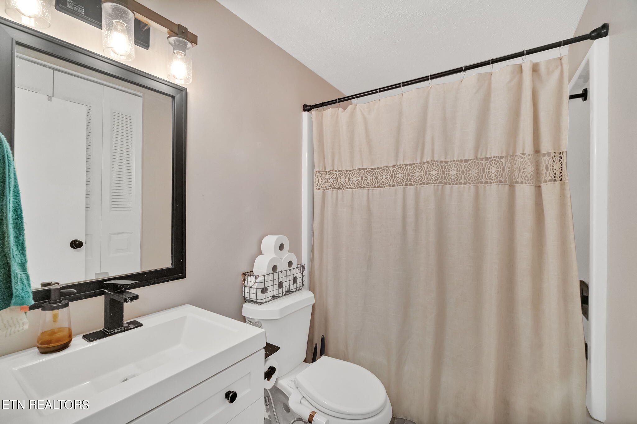 4320 Twin Pines Drive Knoxville TN 37921