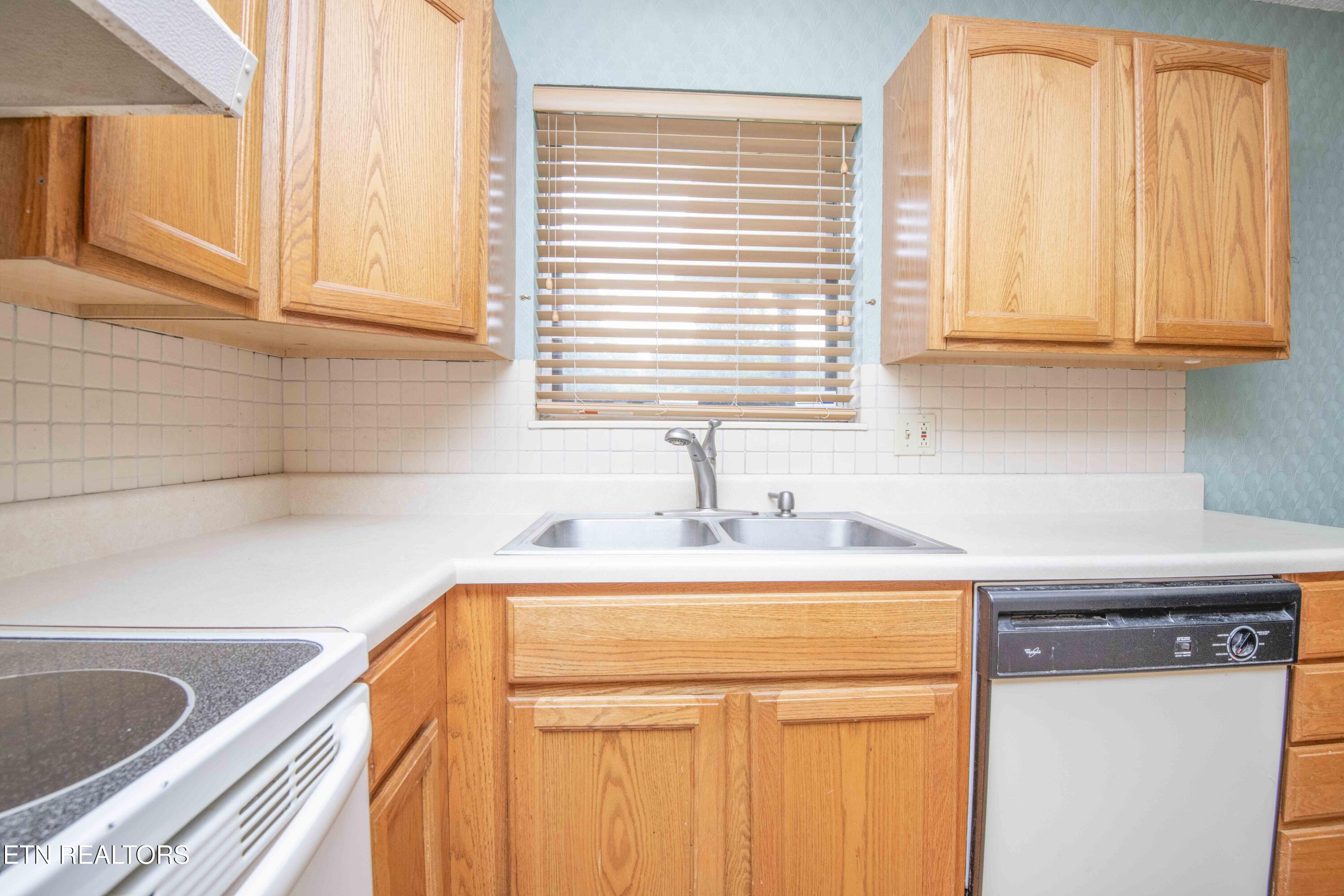 1732 Maplecrest Drive Louisville TN 37777
