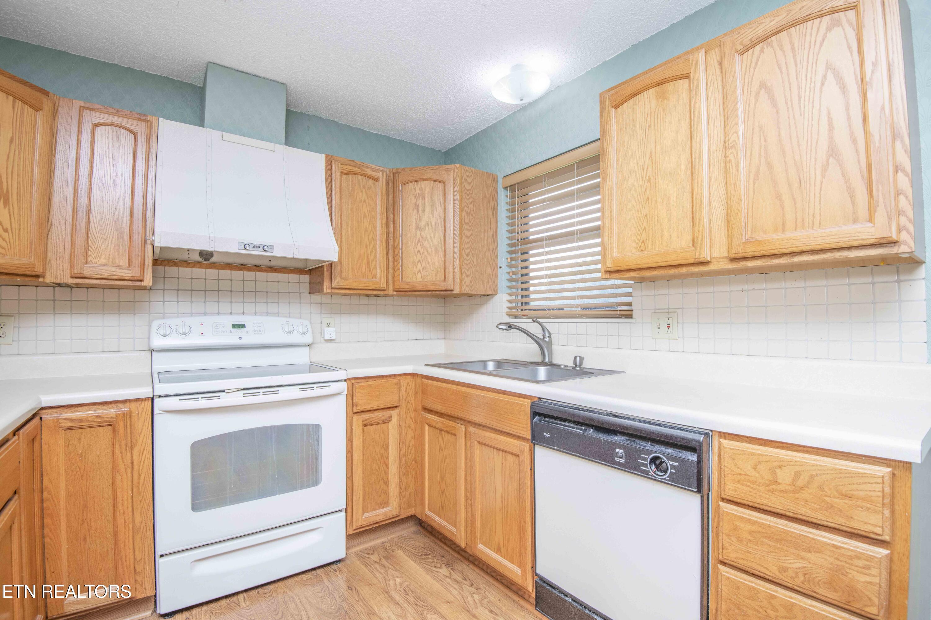 1732 Maplecrest Drive Louisville TN 37777