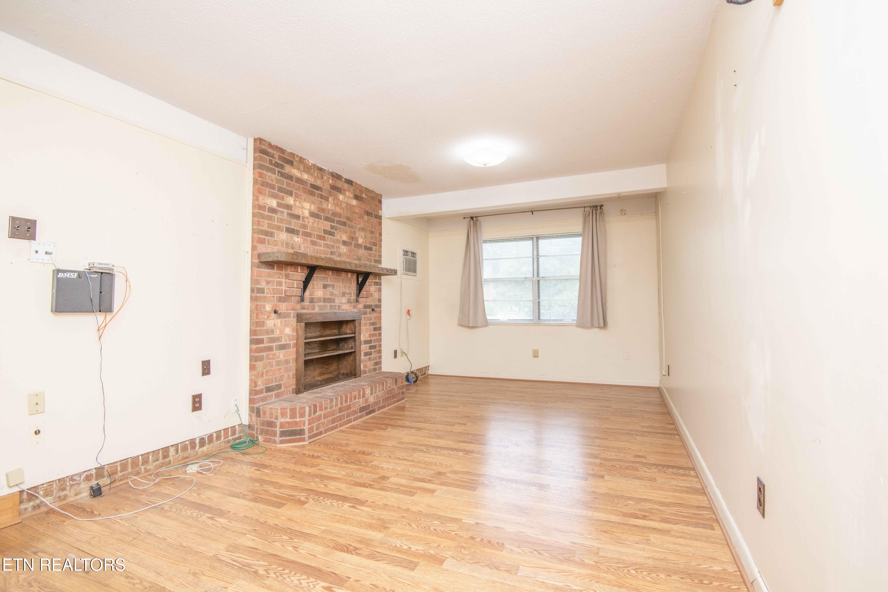 1732 Maplecrest Drive Louisville TN 37777