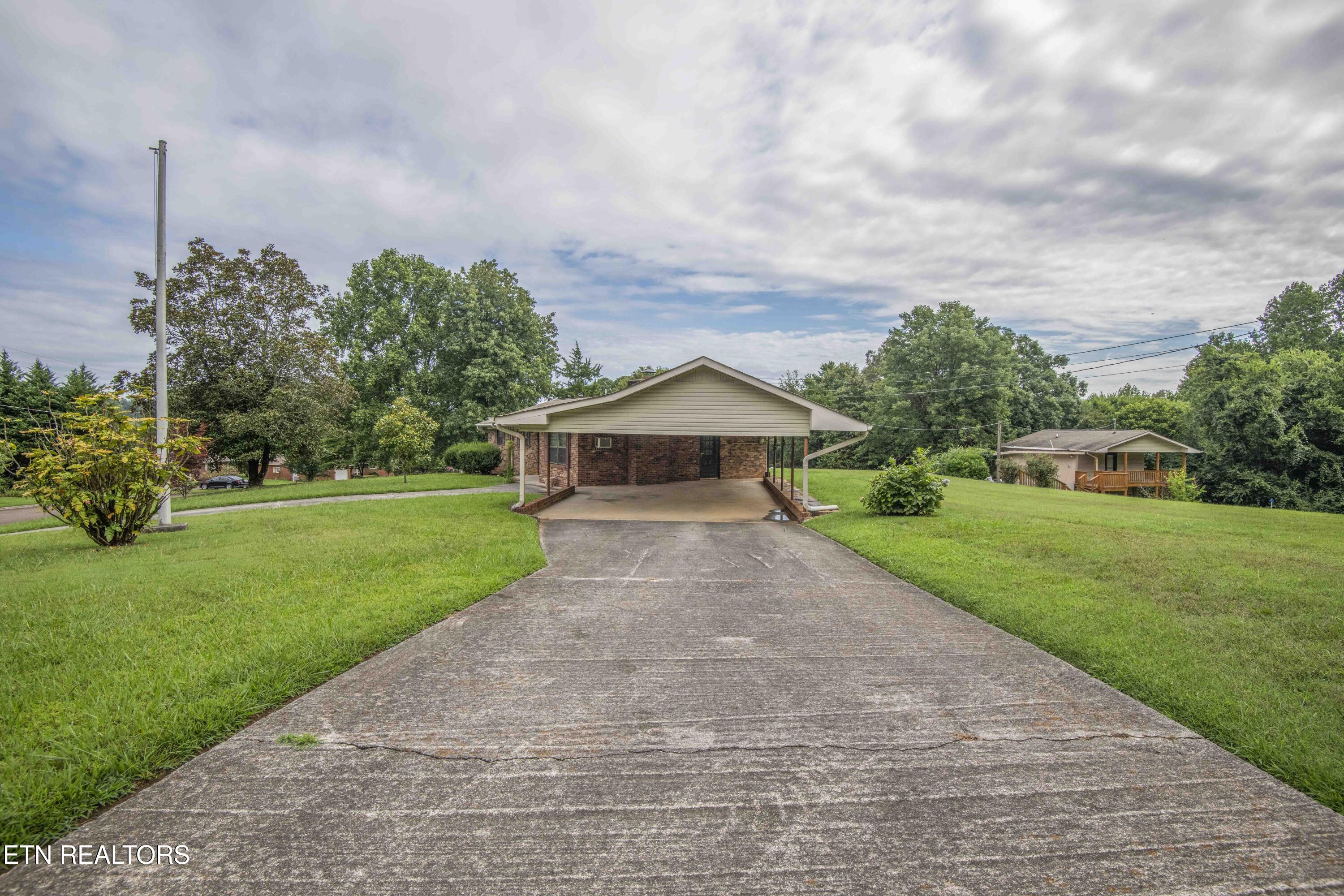 1732 Maplecrest Drive Louisville TN 37777